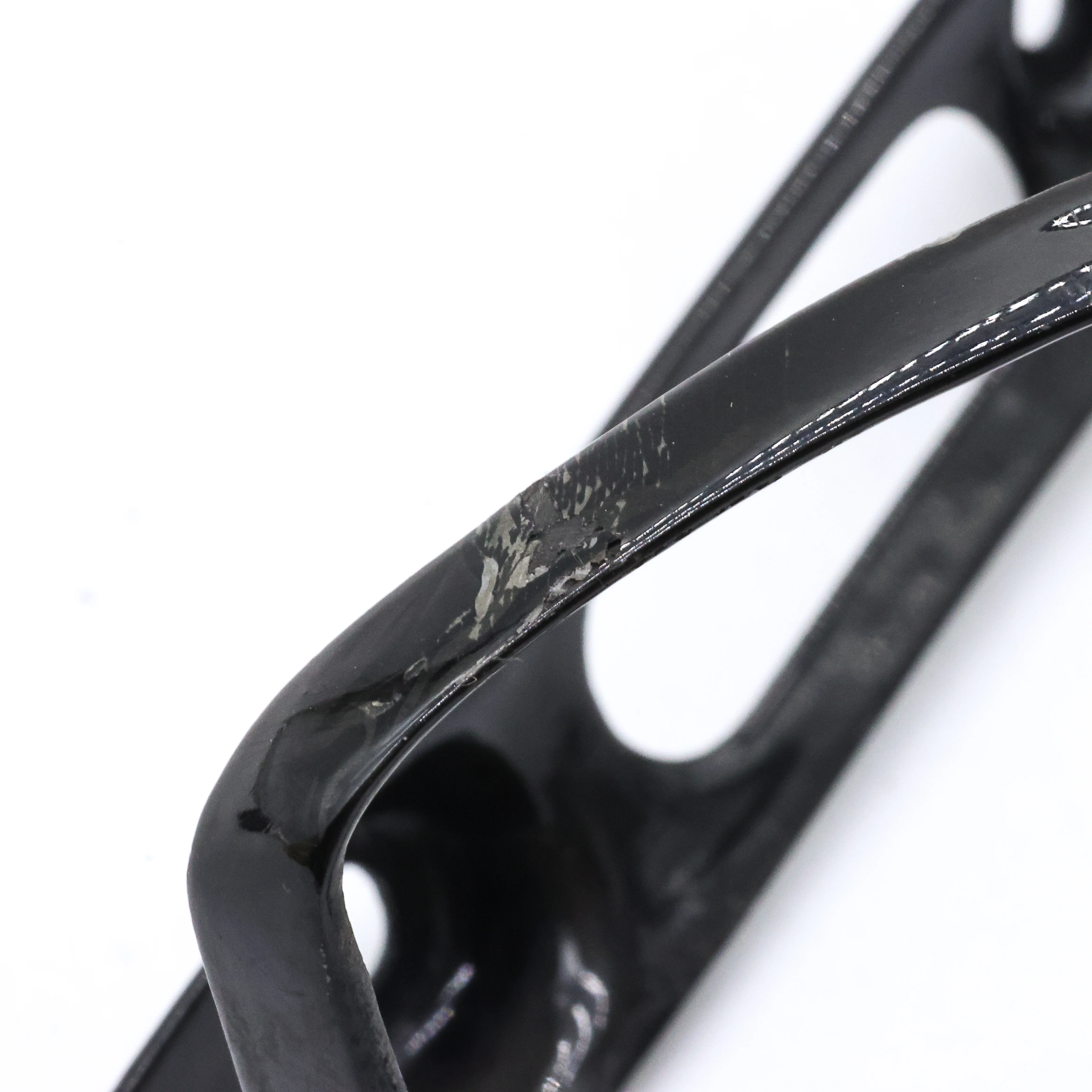 Blackburn Cinch Glossy Carbon Top Load Bottle Cage Pair - 30g - Image 4