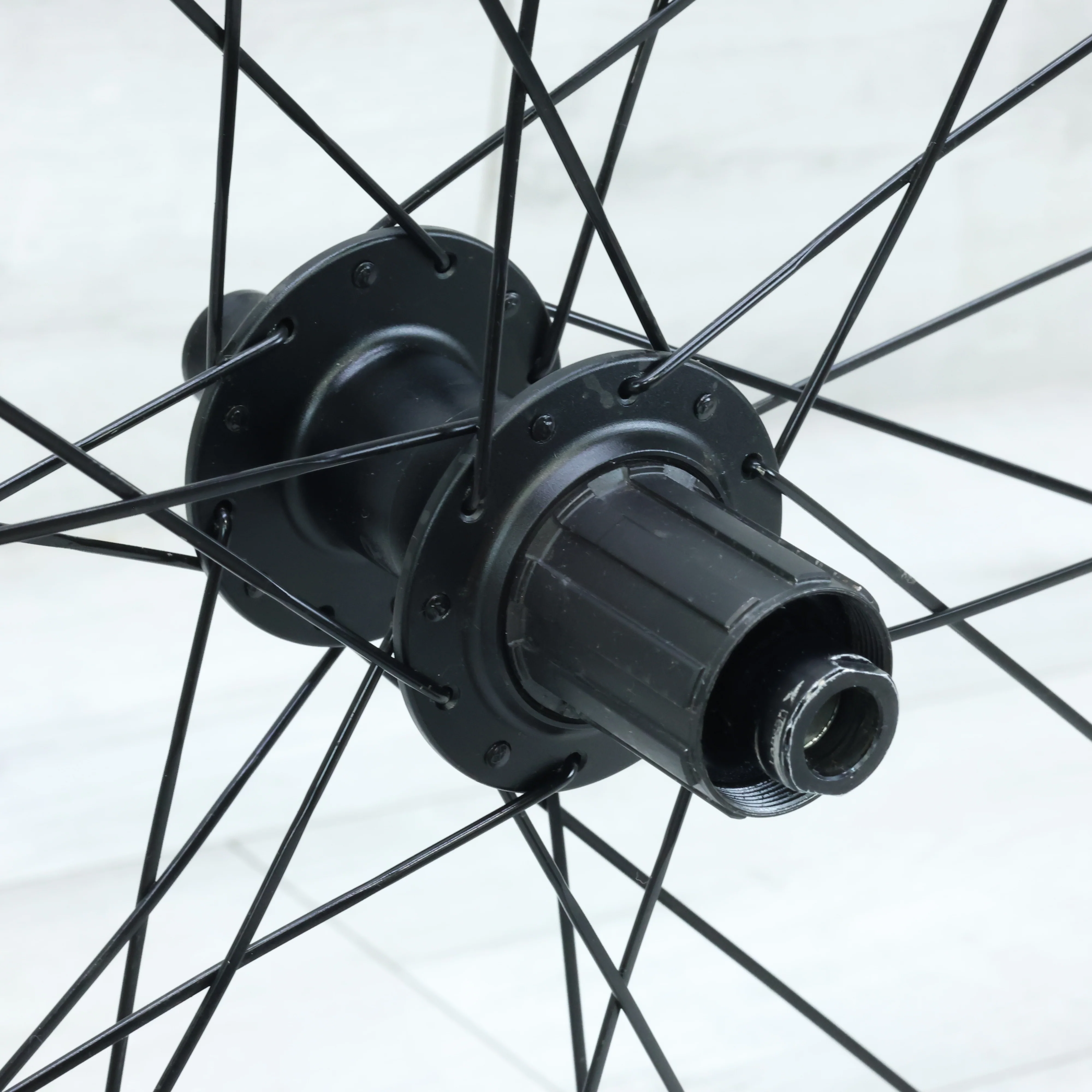 Bontrager Aeolus Elite 50 TLR Carbon Center Lock Disc Wheelset - Image 7