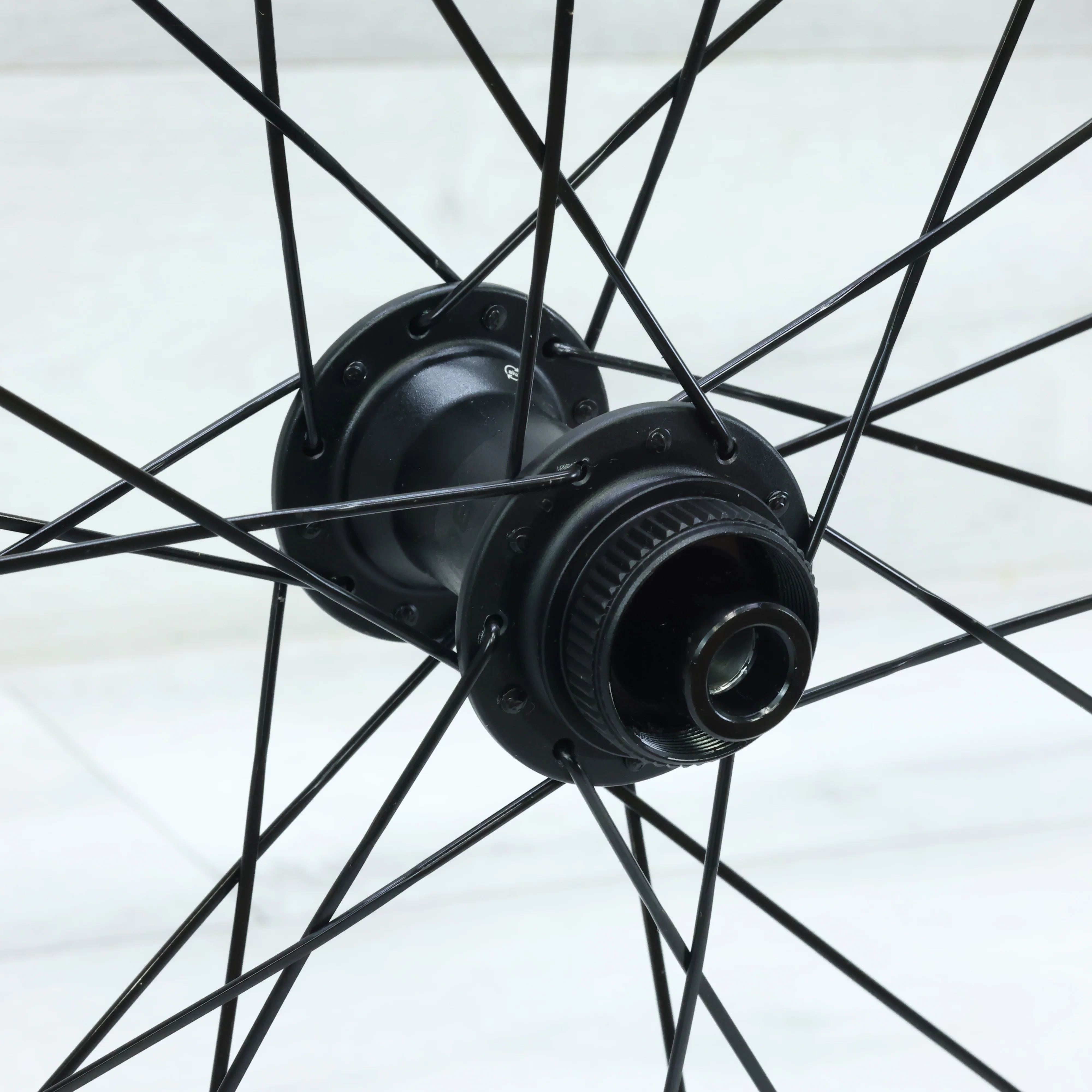 Bontrager Aeolus Elite 50 TLR Carbon Center Lock Disc Wheelset - Image 9