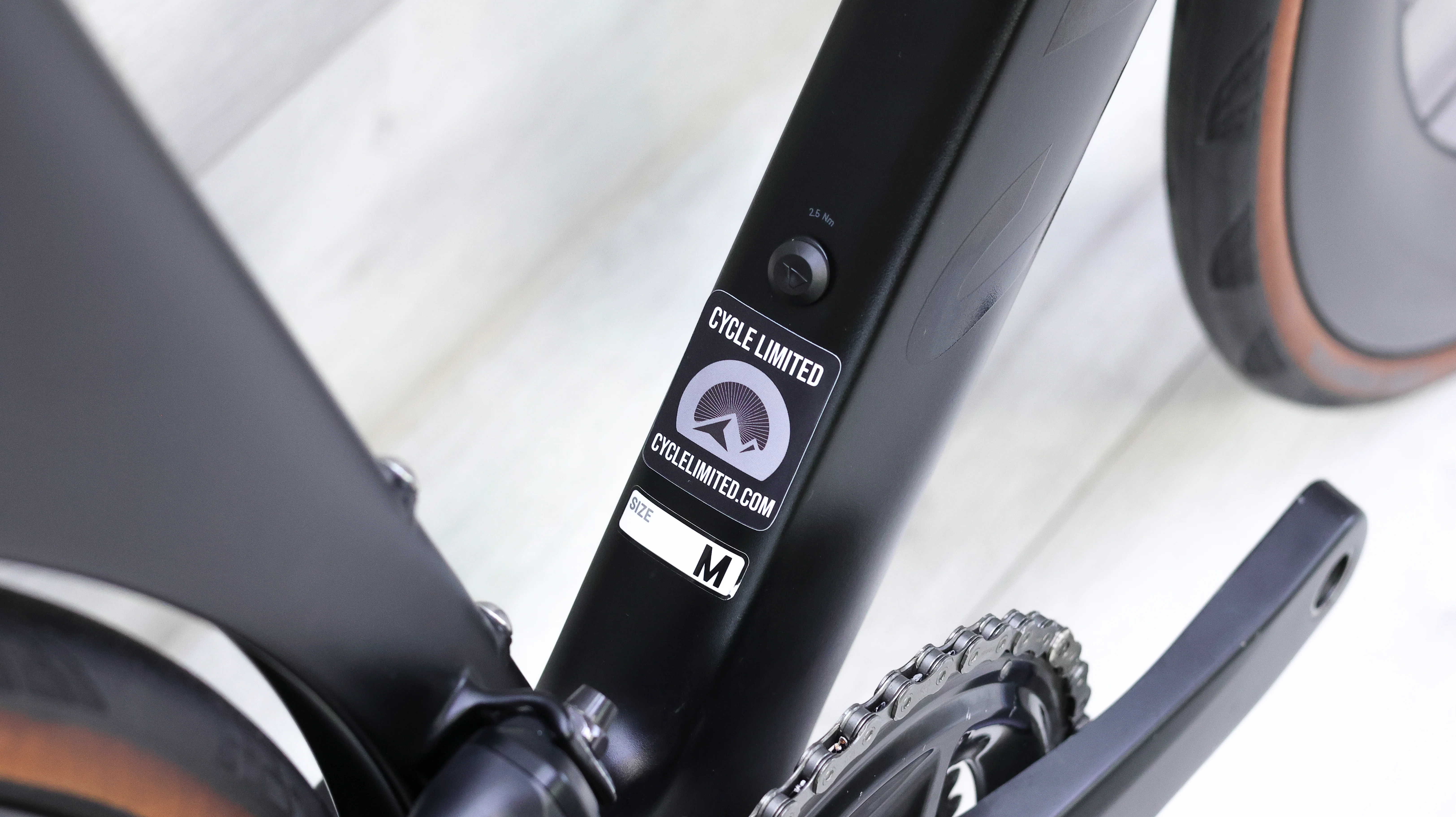 Canyon Aeroad CF SLX 8 Disc Di2 Road Bike - 2023, Medium - Image 3