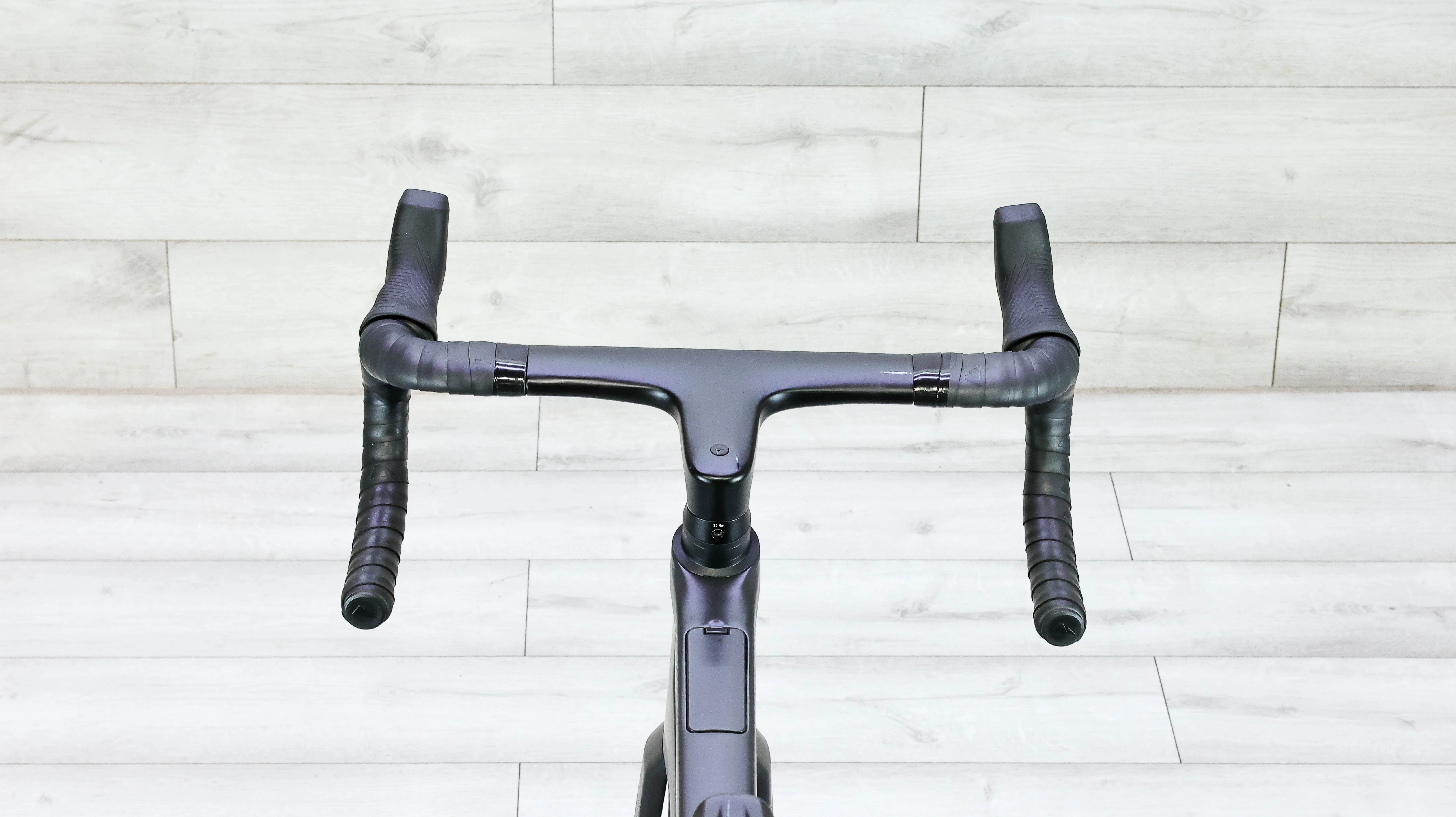 Canyon Endurance CF SLX 8 AXS Aero Road Bike - 2023, Medium - Image 13