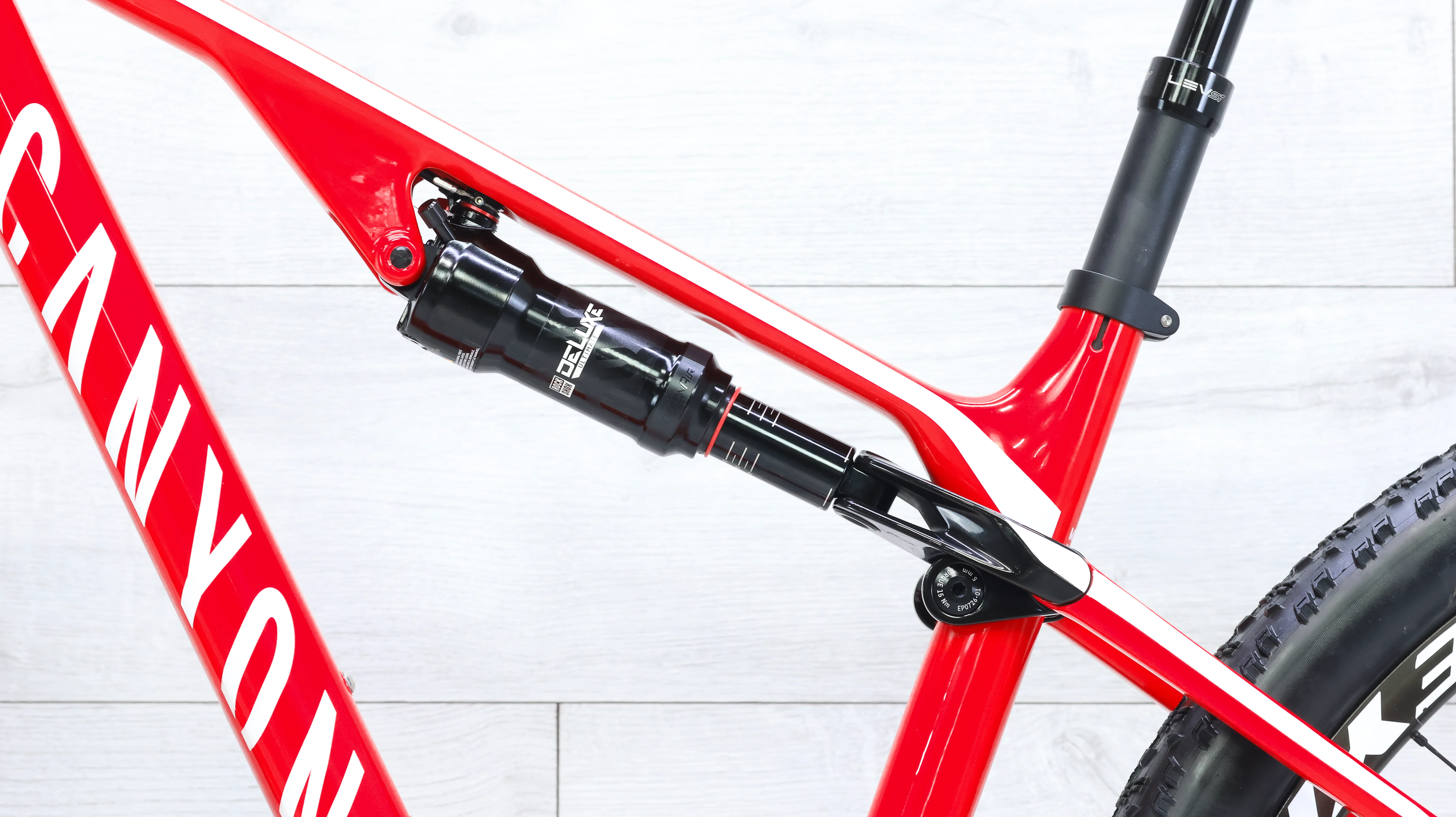 Canyon Lux CF SL 8.0 Mountain Bike - 2020, Small - Image 11