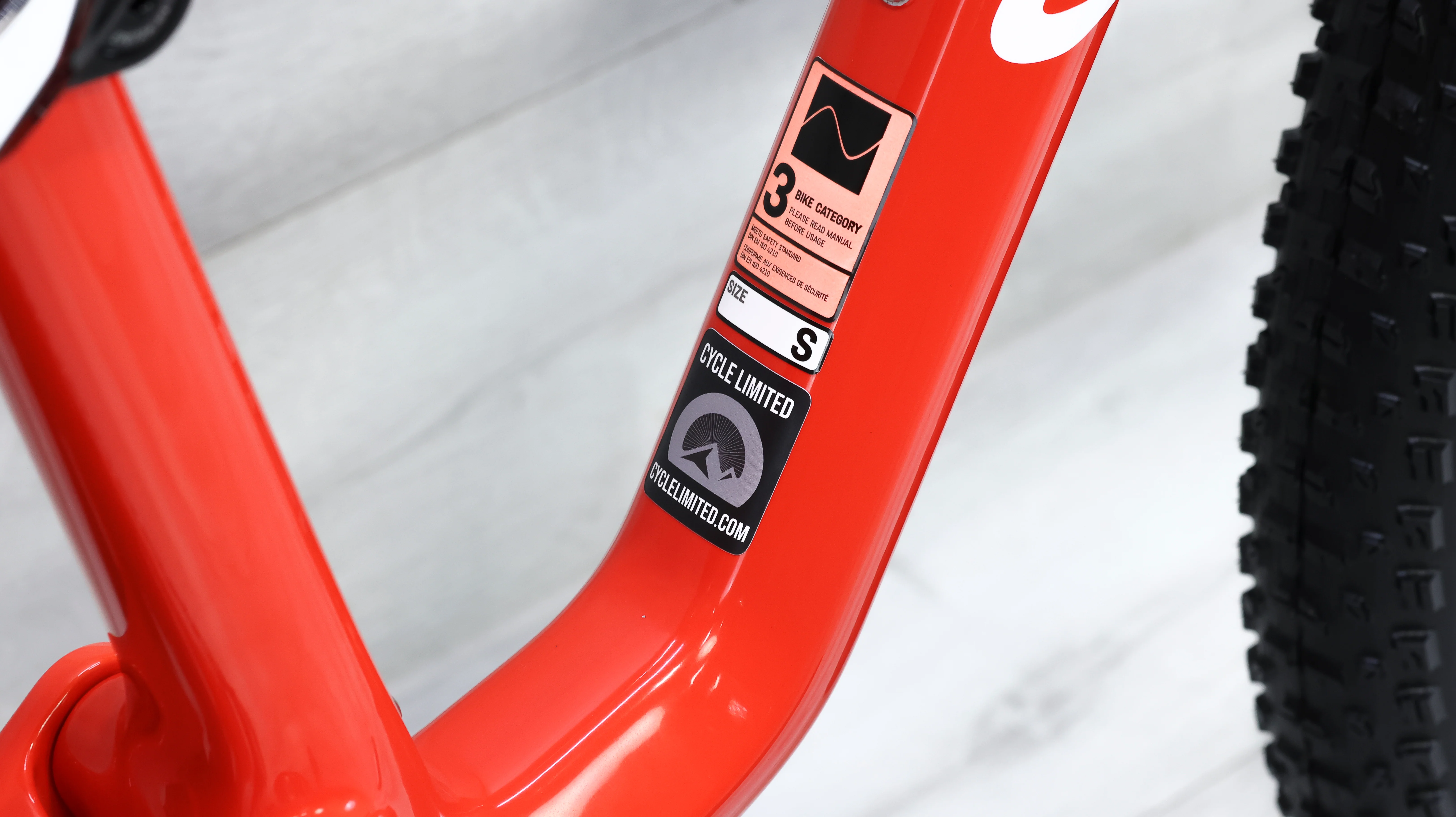 Canyon Lux CF SL 8.0 Mountain Bike - 2020, Small - Image 3