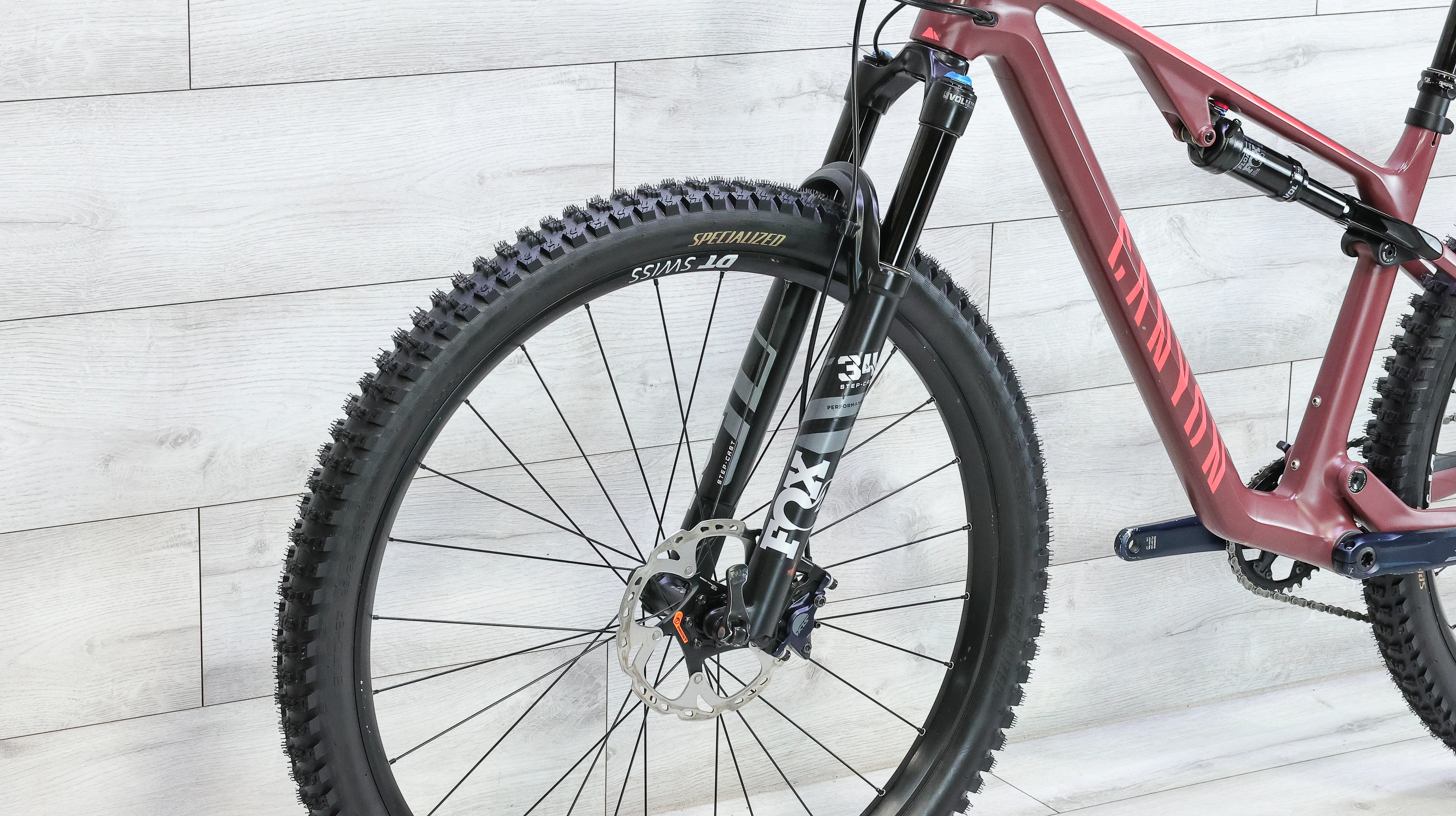 Canyon Lux Trail CF 6 Mountain Bike - 2023, Small - Image 9