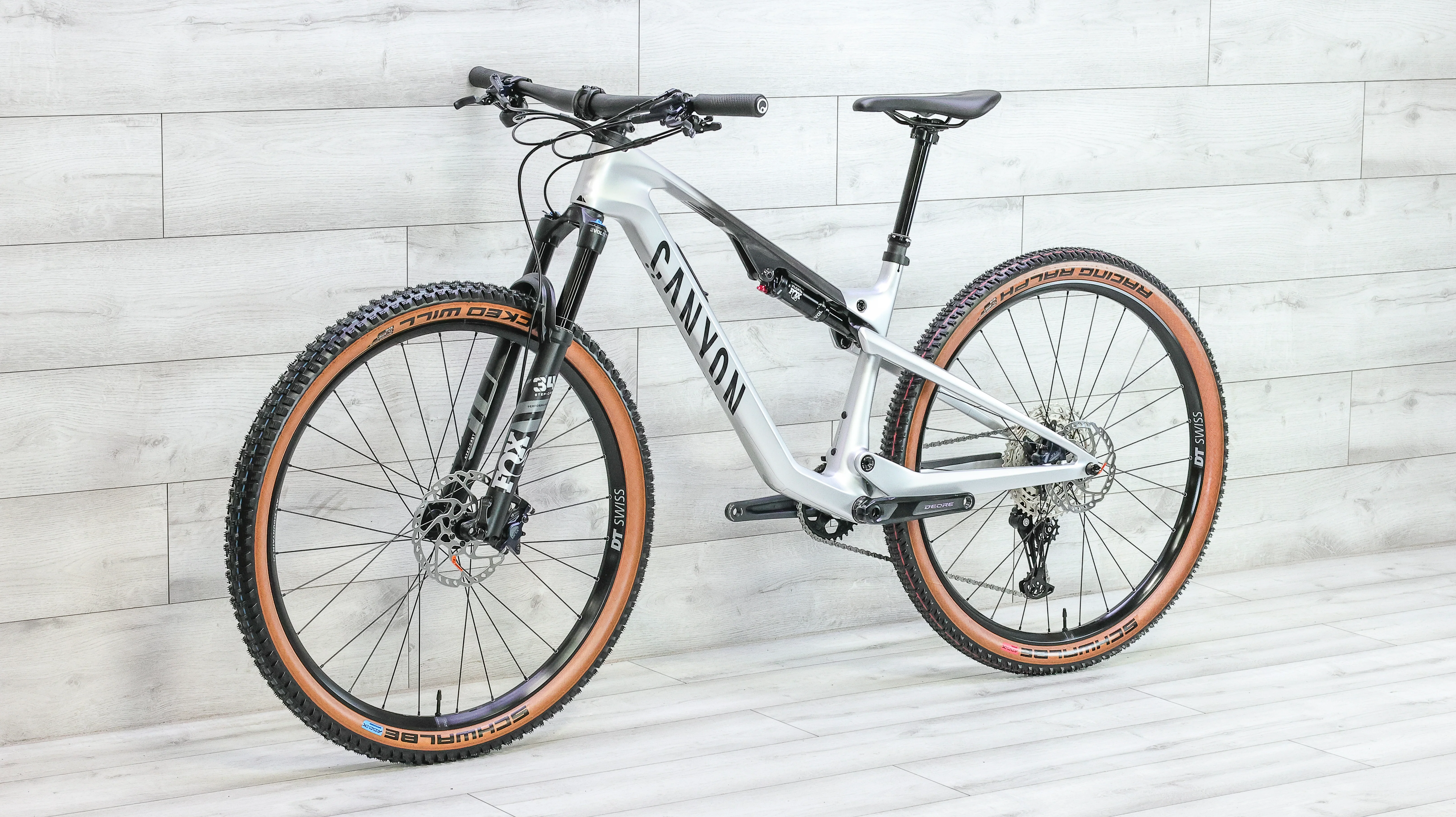 Canyon Lux Trail CF 6 Mountain Bike - 2024, Medium - Image 4