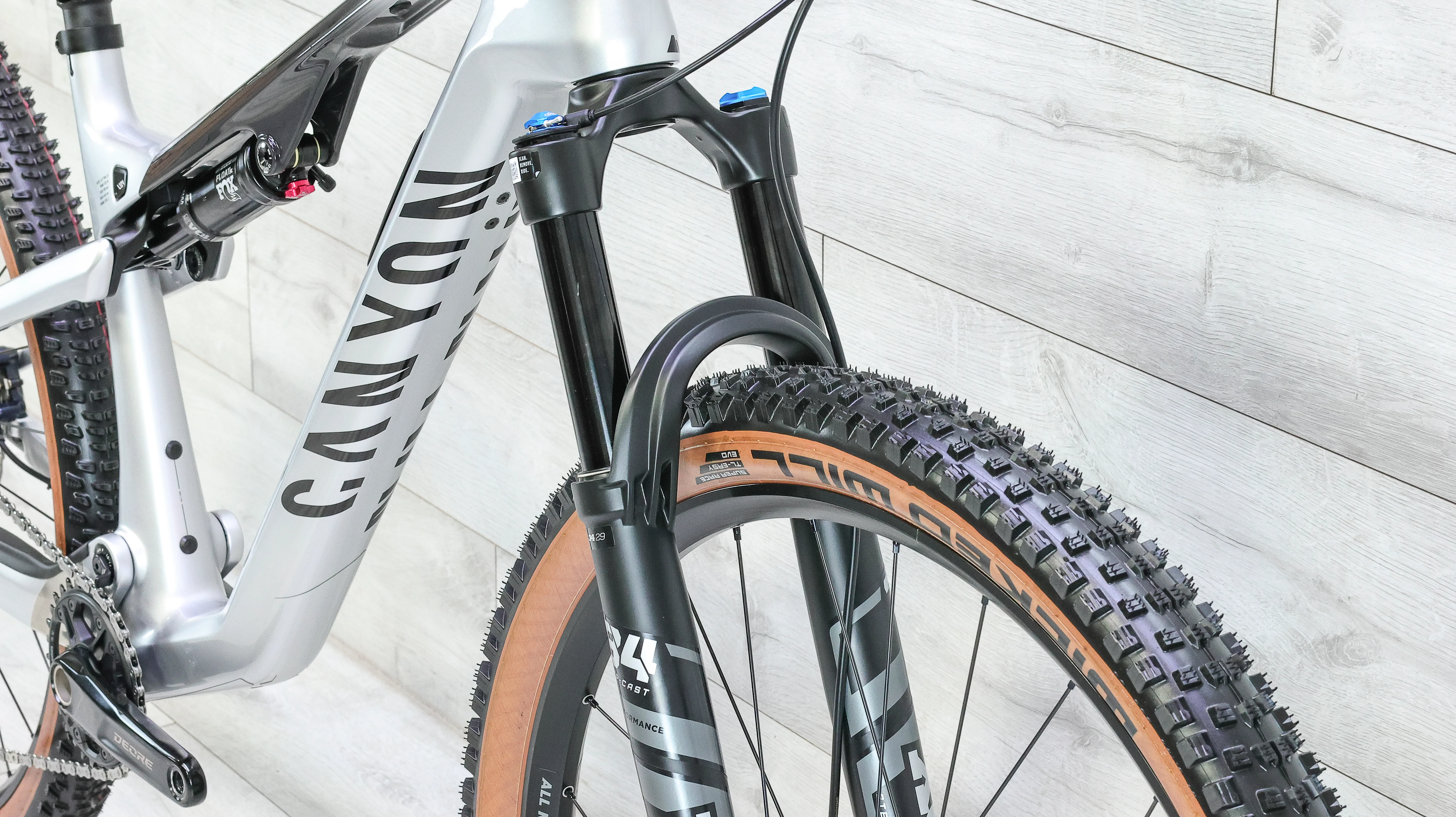 Canyon Lux Trail CF 6 Mountain Bike - 2024, Medium - Image 8