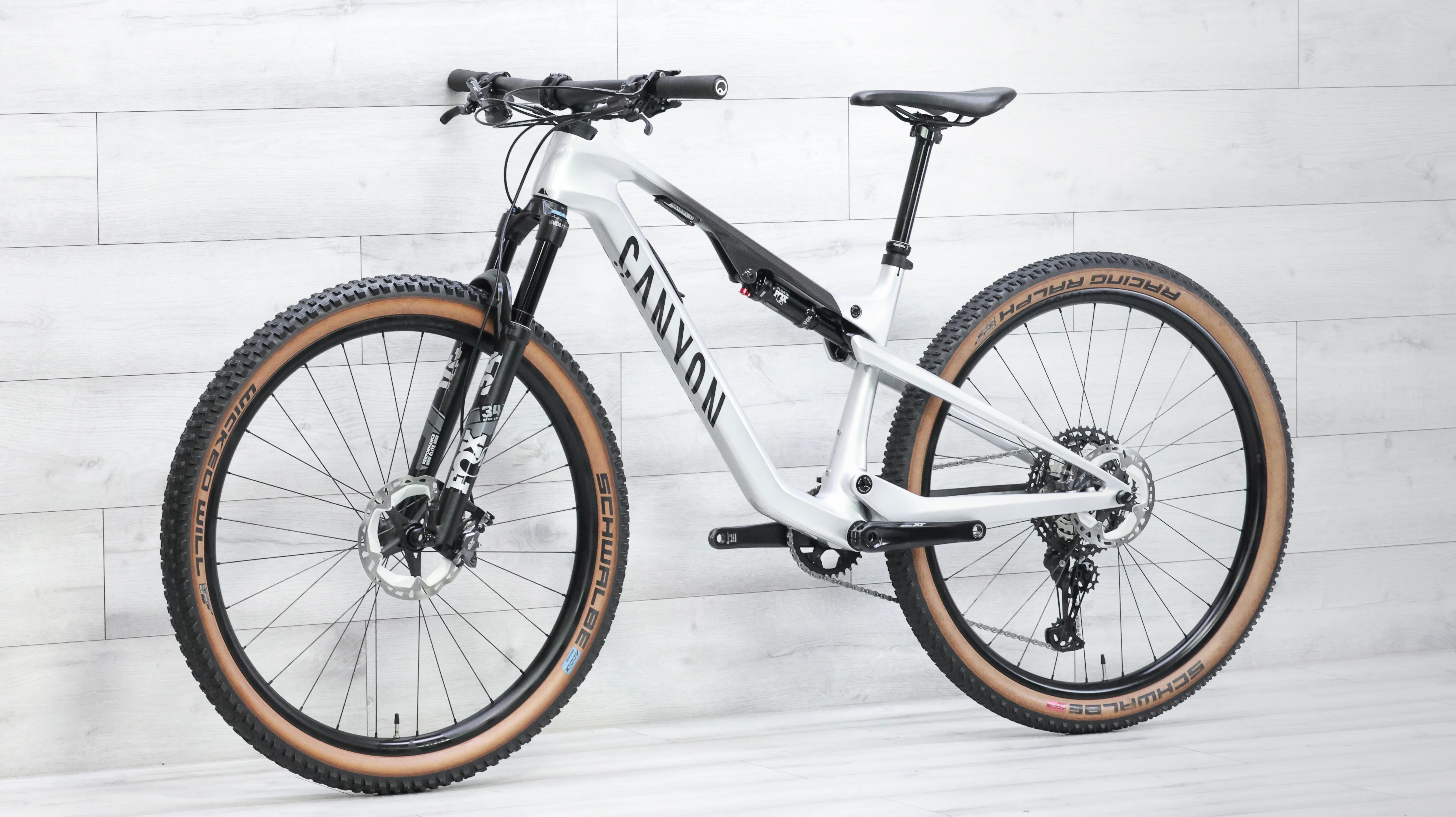 Canyon Lux Trail CF 8 Mountain Bike - 2025, Medium - Image 4
