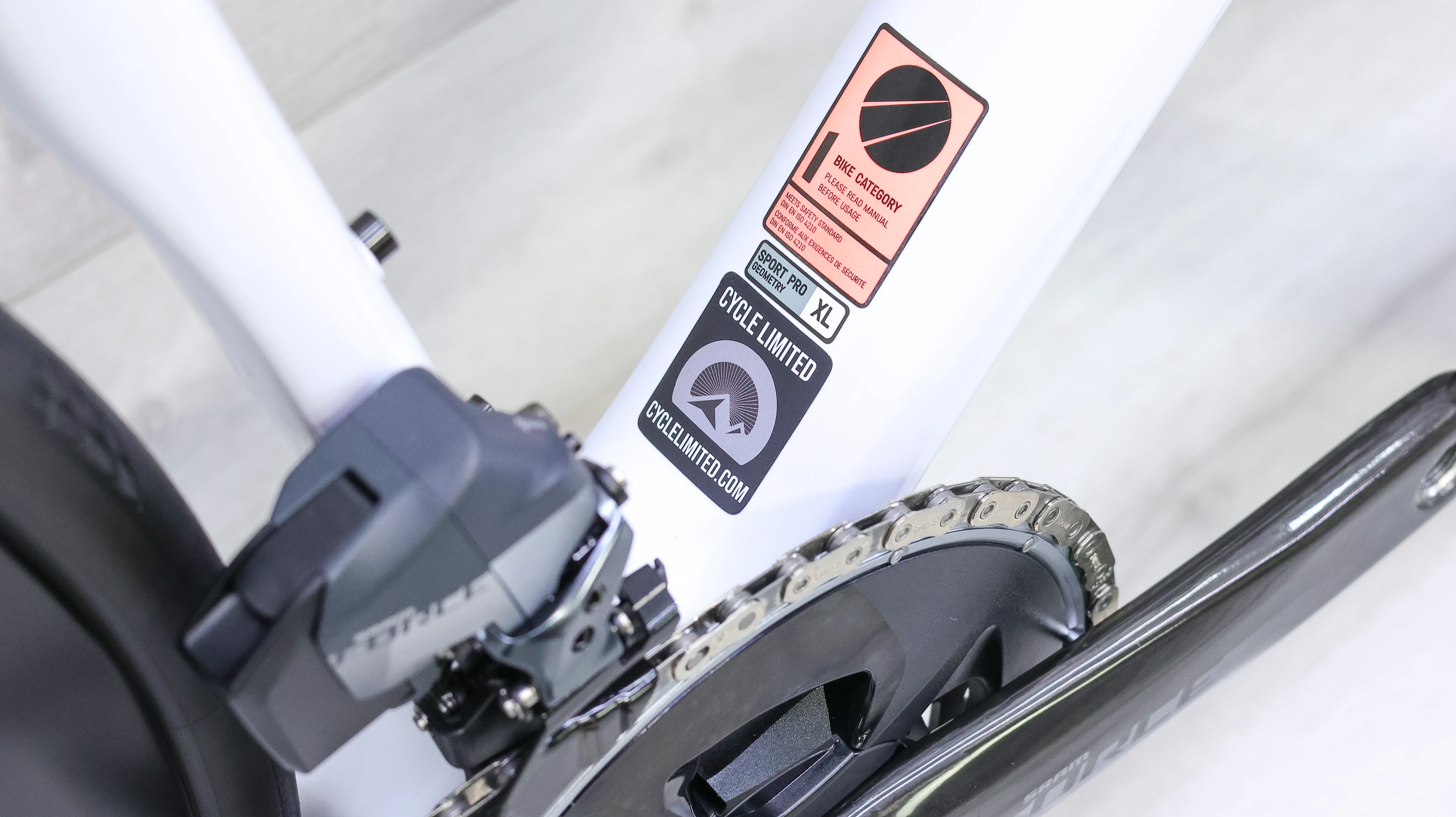 Canyon Ultimate CF SLX 8 Disc eTap Road Bike - 2022, X-Large - Image 3