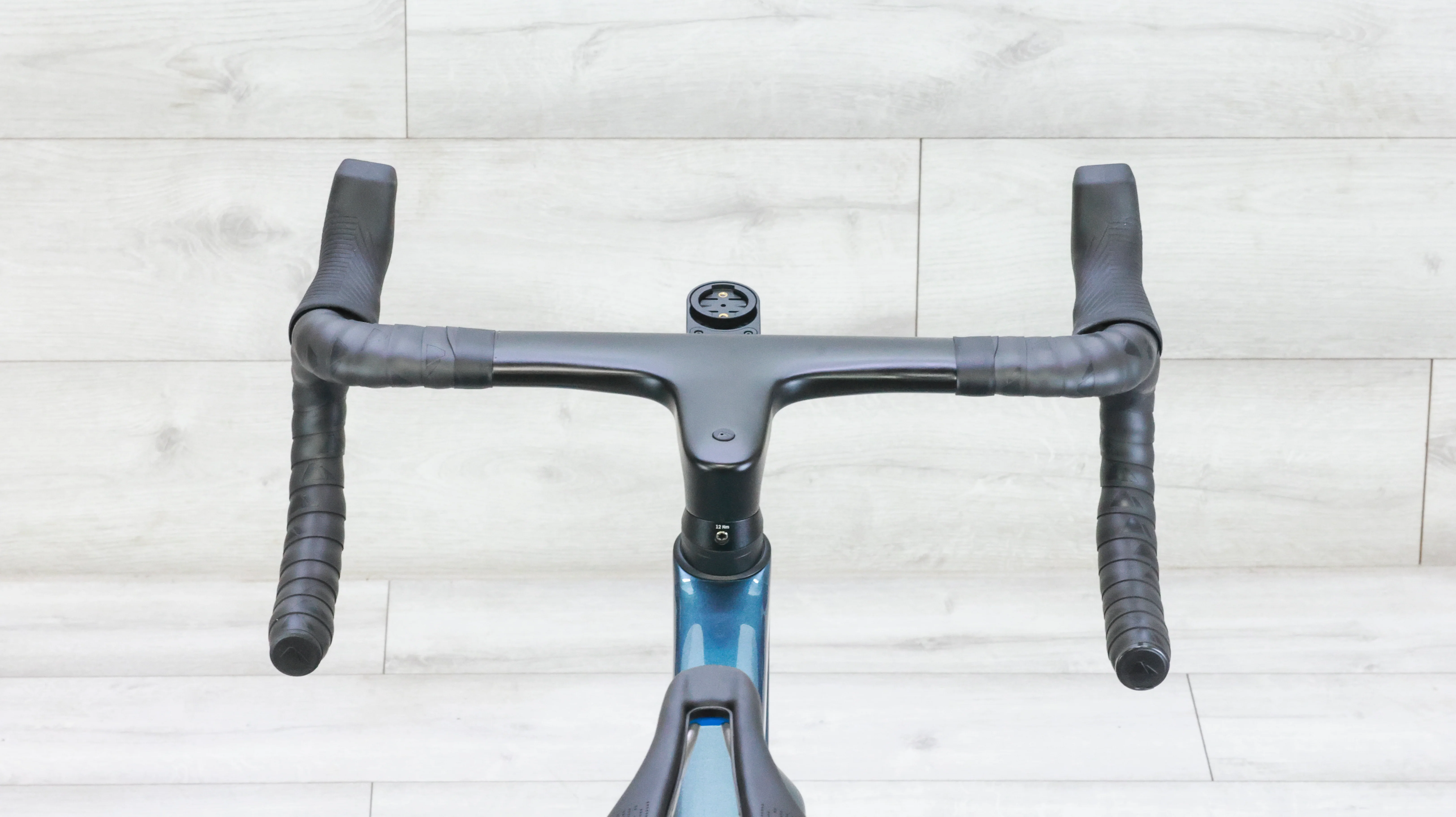 Canyon Ultimate CF SLX 8 Force AXS Road Bike - 2024, Medium - Image 13