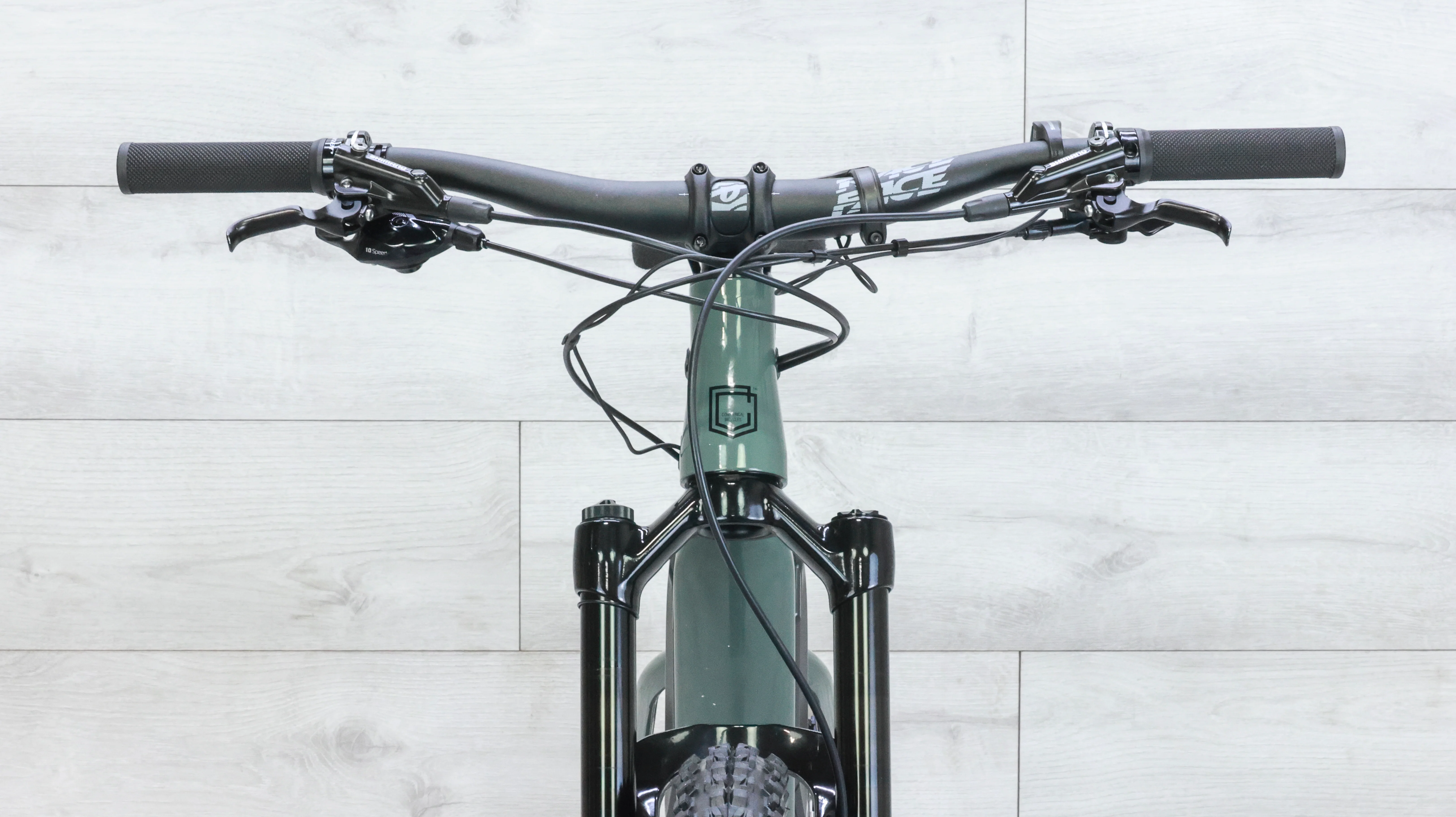 Commencal Meta HT 24 Power Kids Mountain E-Bike - 2022 - Image 10