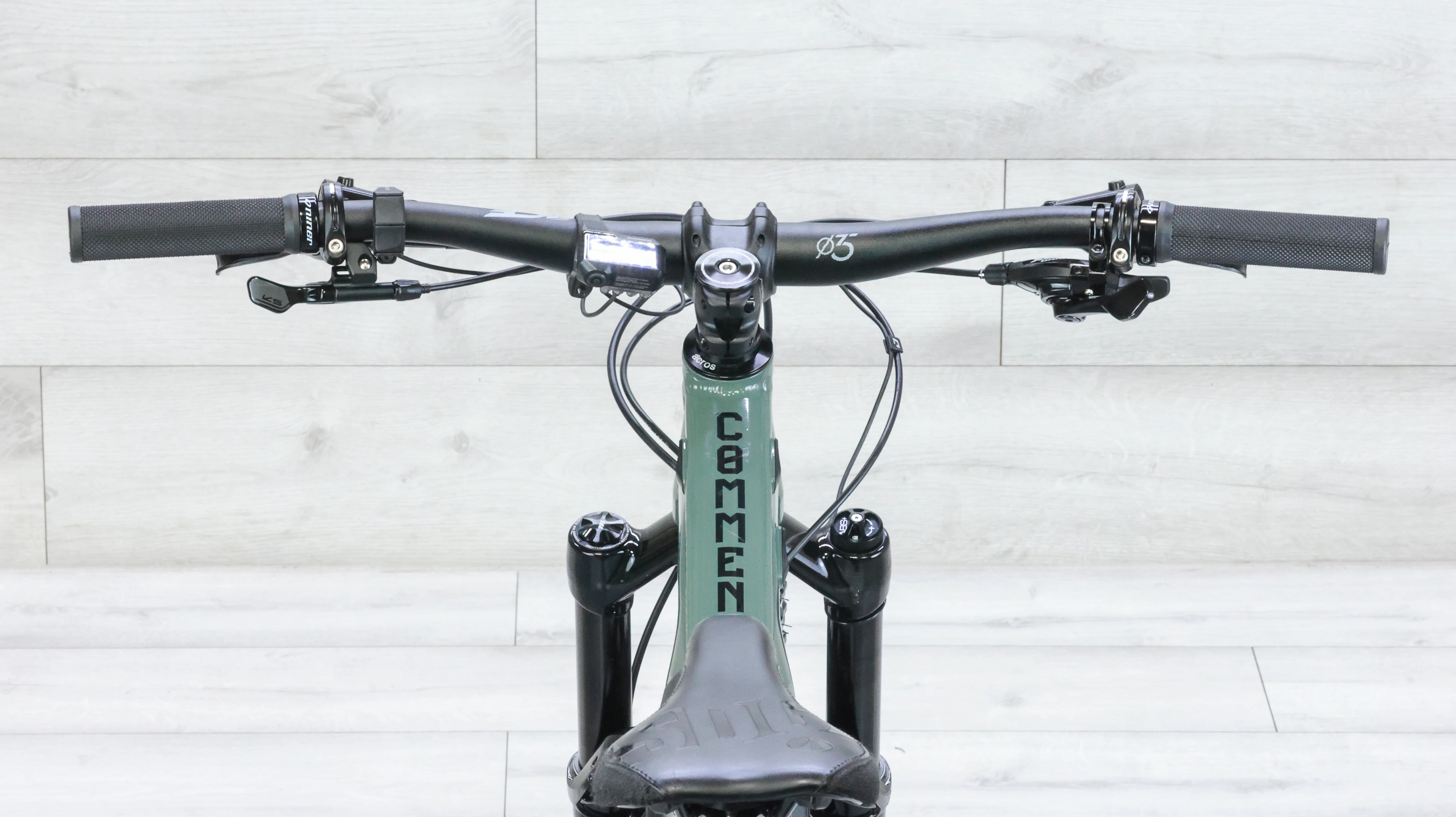 Commencal Meta HT 24 Power Kids Mountain E-Bike - 2022 - Image 11
