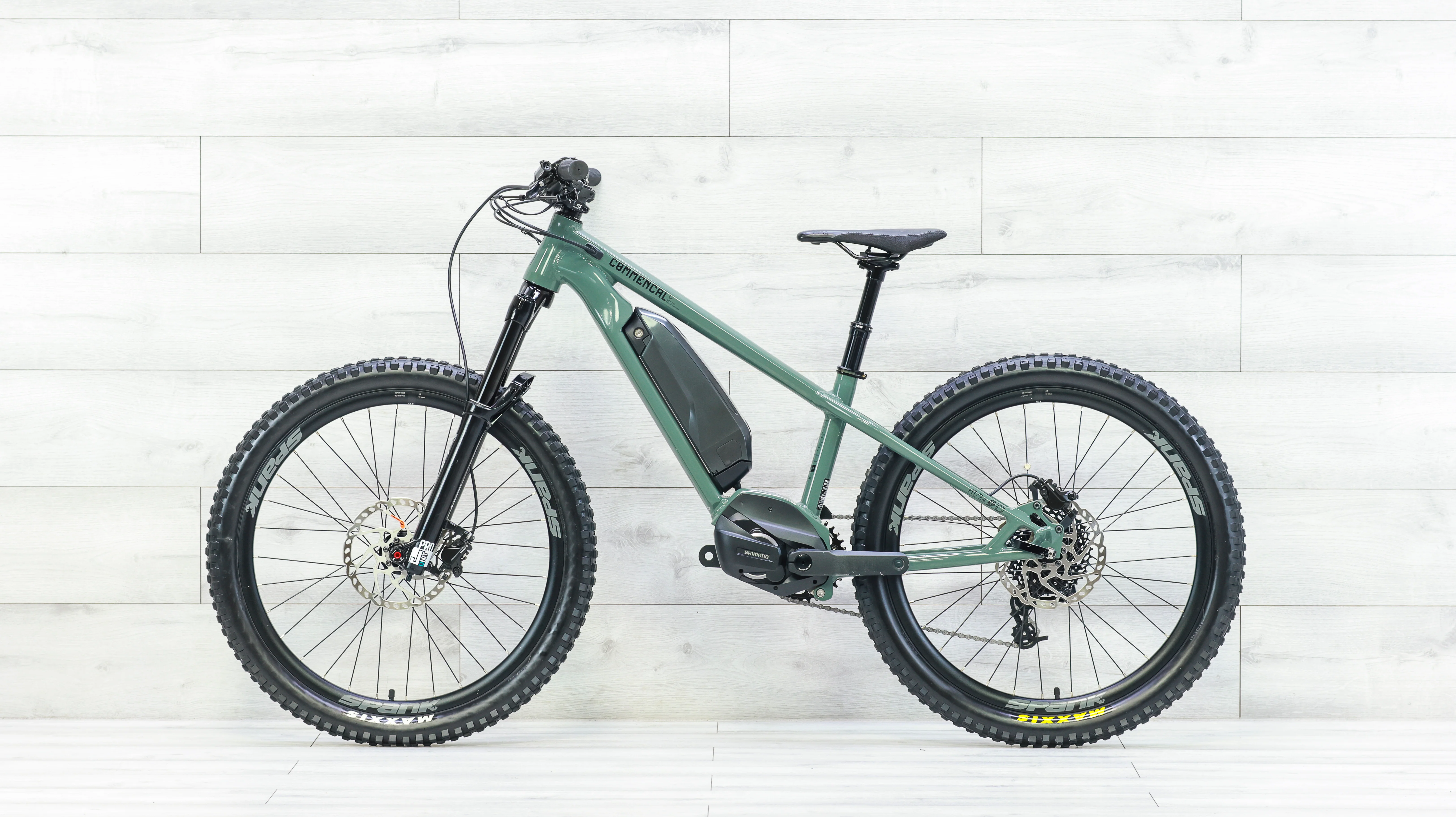Commencal Meta HT 24 Power Kids Mountain E-Bike - 2022 - Image 2