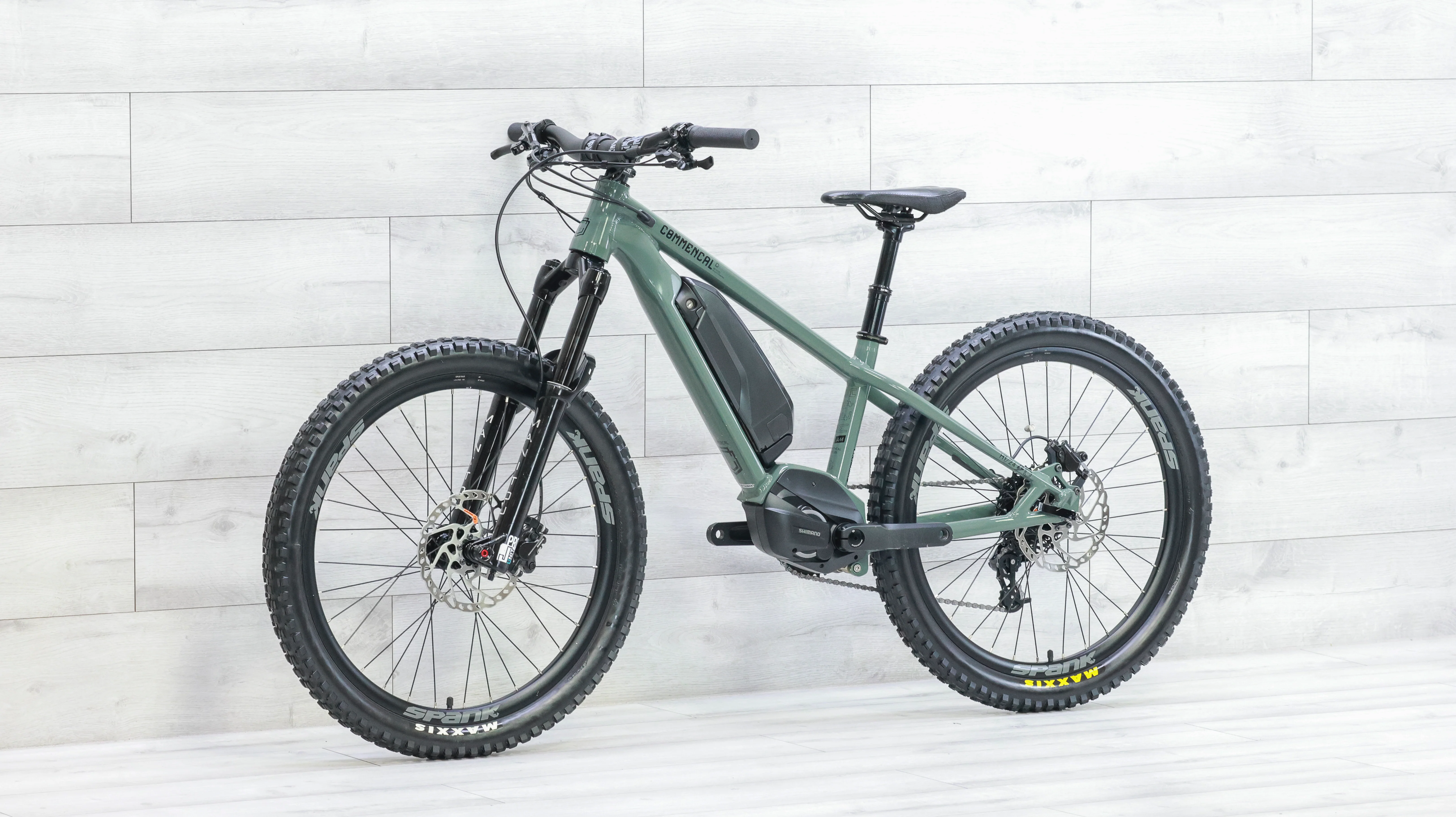 Commencal Meta HT 24 Power Kids Mountain E-Bike - 2022 - Image 4