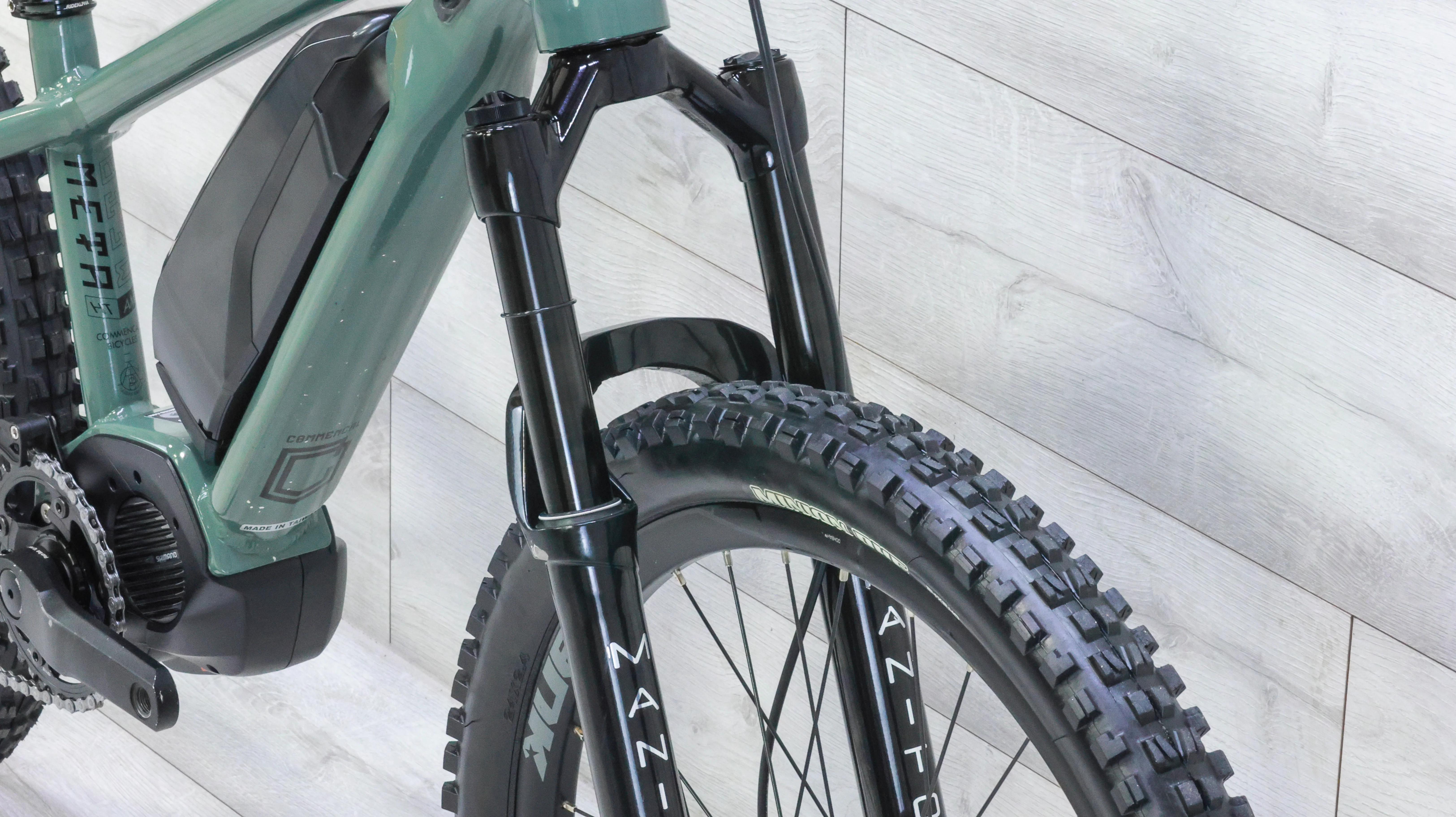 Commencal Meta HT 24 Power Kids Mountain E-Bike - 2022 - Image 8