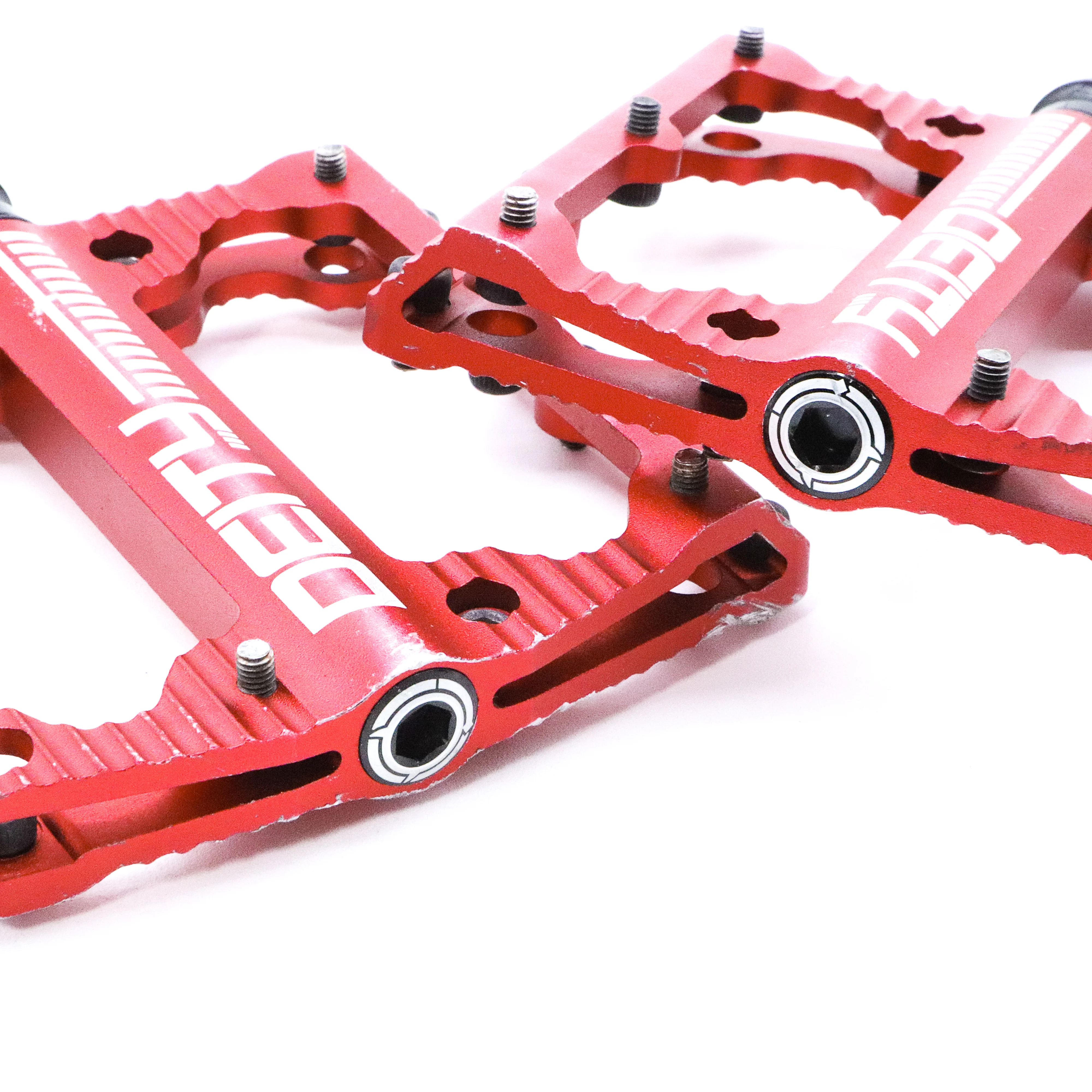 Deity Black Kat Platform MTB Bike Pedals - 429g, Red - Image 4