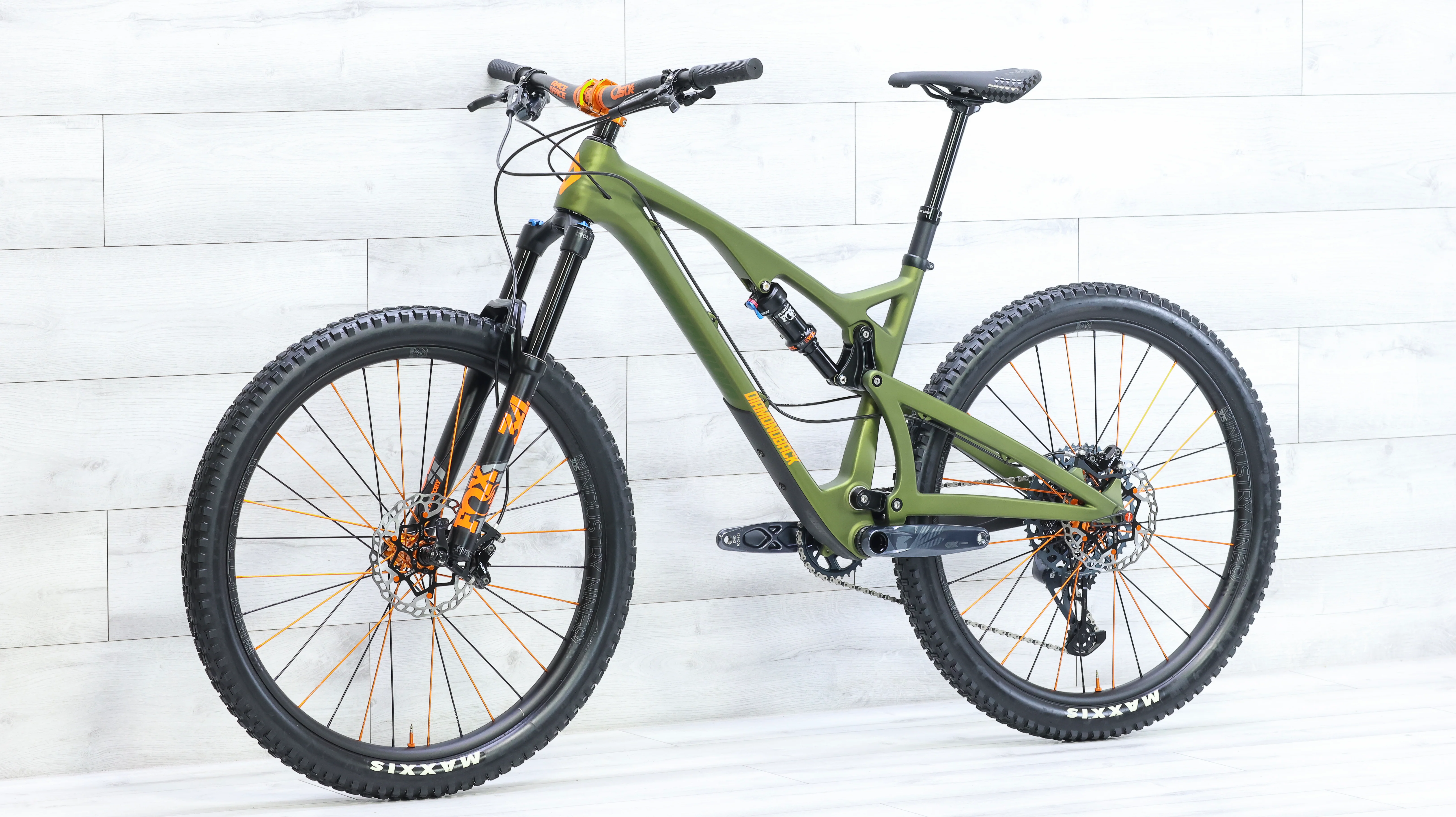 Diamondback Release 4C Mountain Bike - 2020, Medium - Image 4