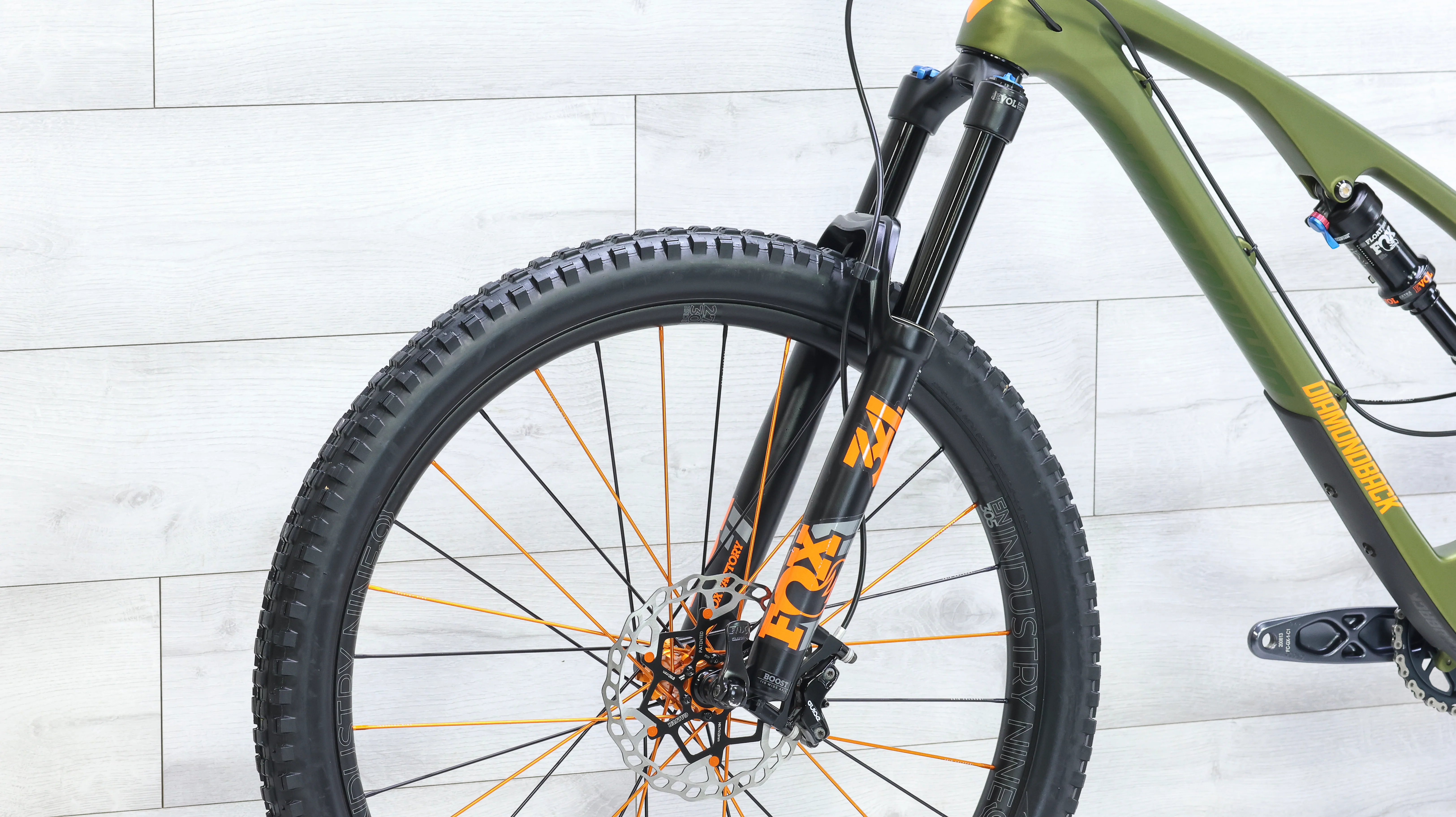 Diamondback Release 4C Mountain Bike - 2020, Medium - Image 9