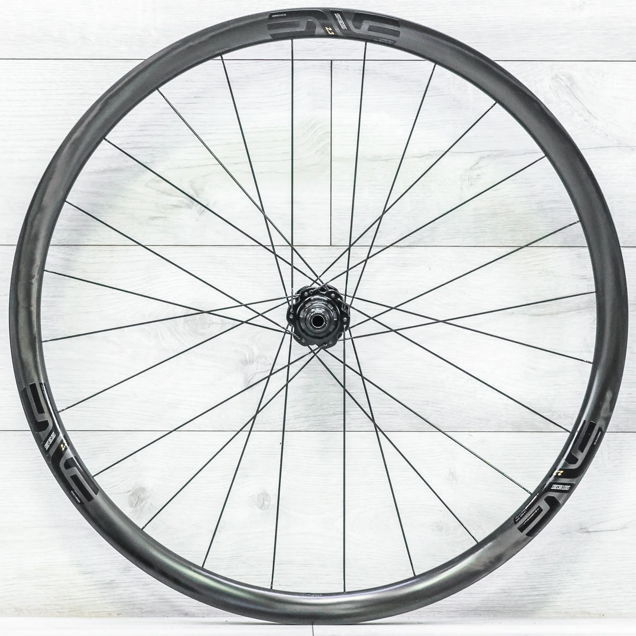 ENVE SES 2.3 Carbon Disc Wheelset β 700c, Tubeless, Center Lock, XDR 12-Speed - Image 3