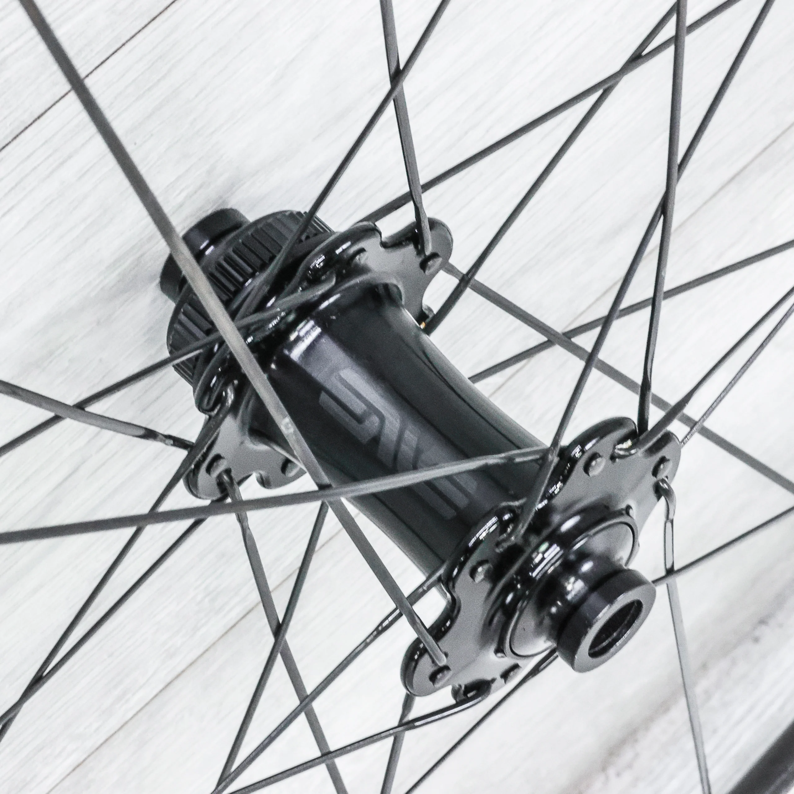 ENVE SES 2.3 Carbon Disc Wheelset β 700c, Tubeless, Center Lock, XDR 12-Speed - Image 5