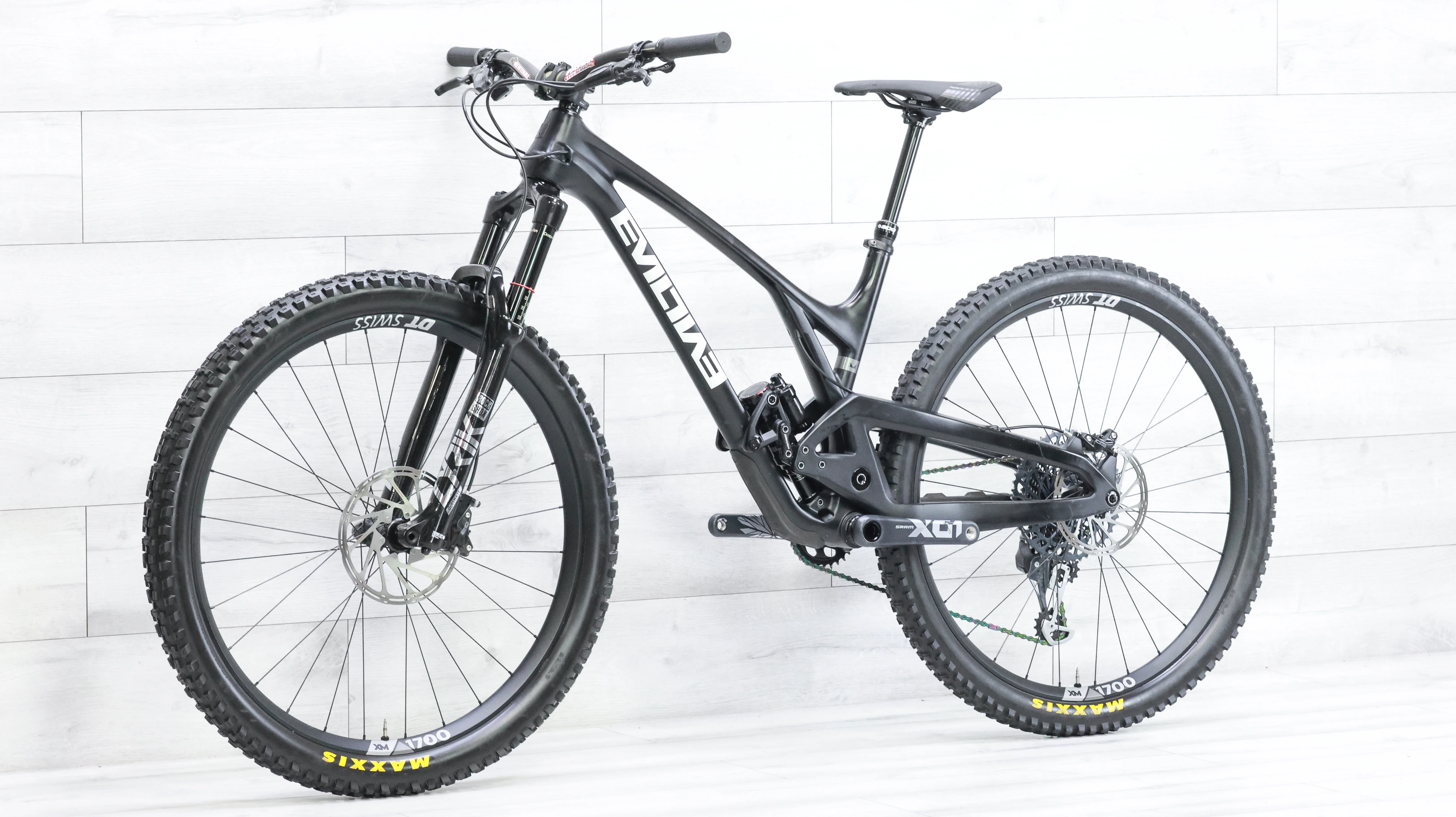 Evil Offering X01 AXS Mountain Bike - 2021, Medium - Image 4