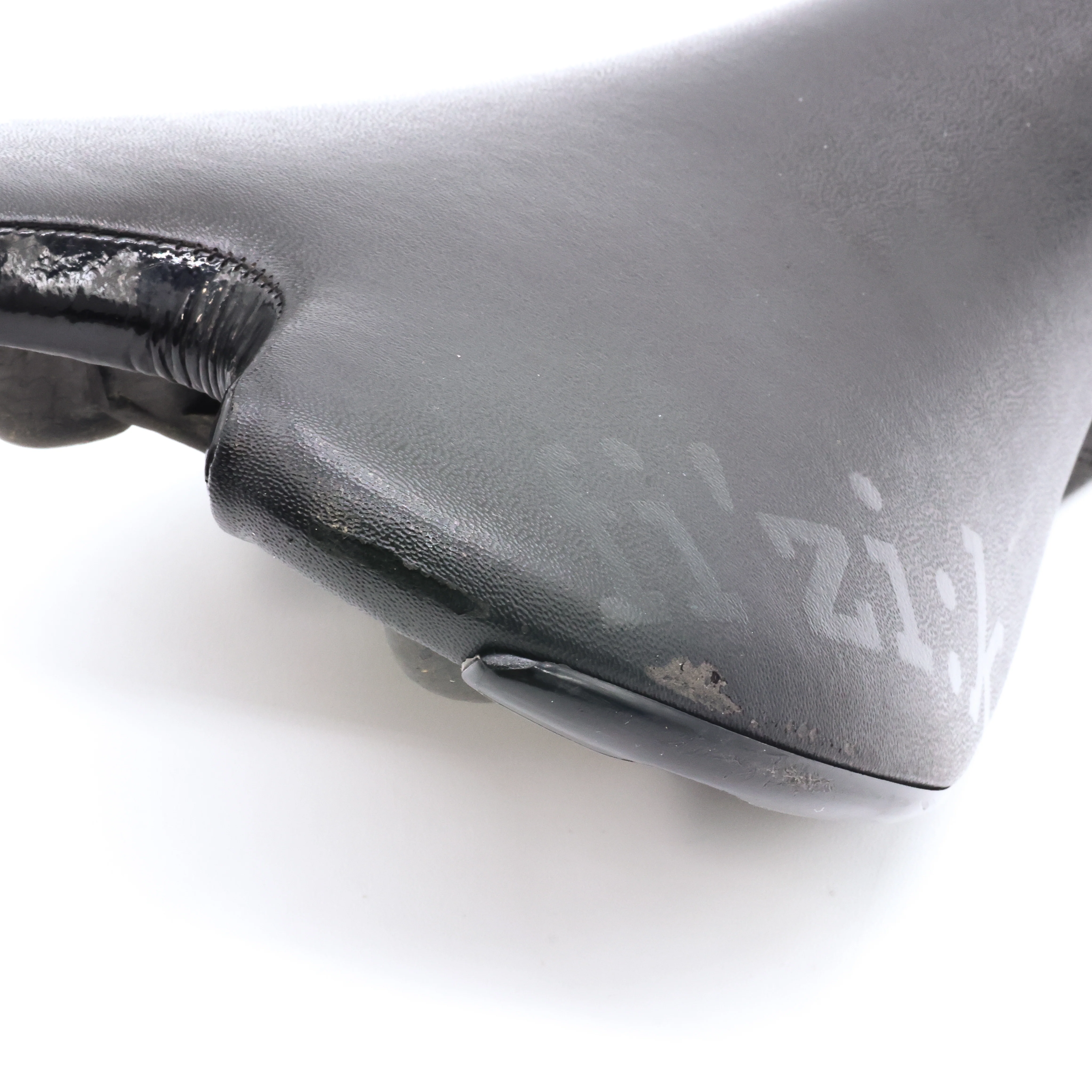 Fizik Aliante Carbon Rails Road Bike Saddle - 140mm - Image 7