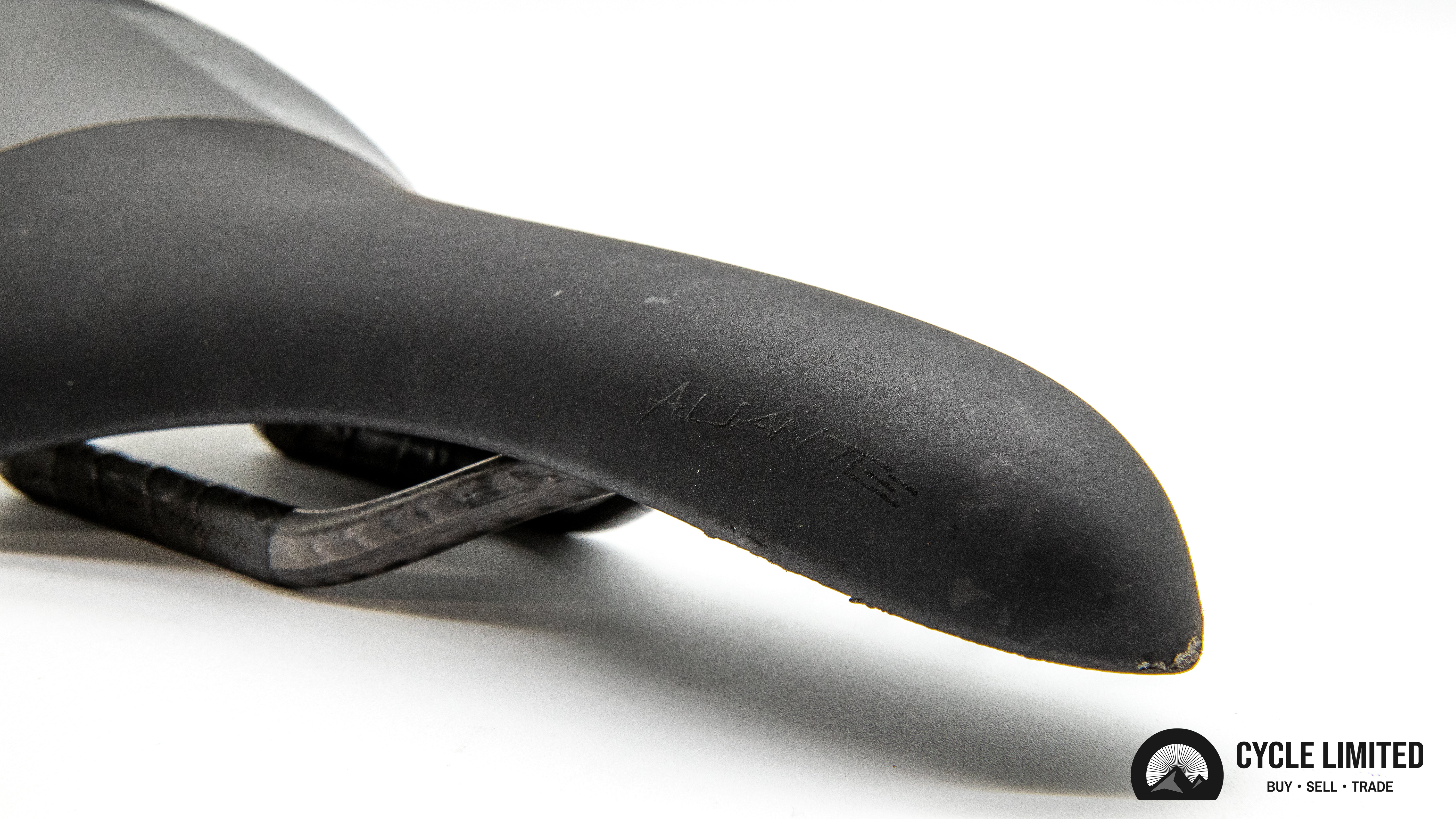 Fizik Aliante R1 Carbon Braided Rails 184g - Image 4