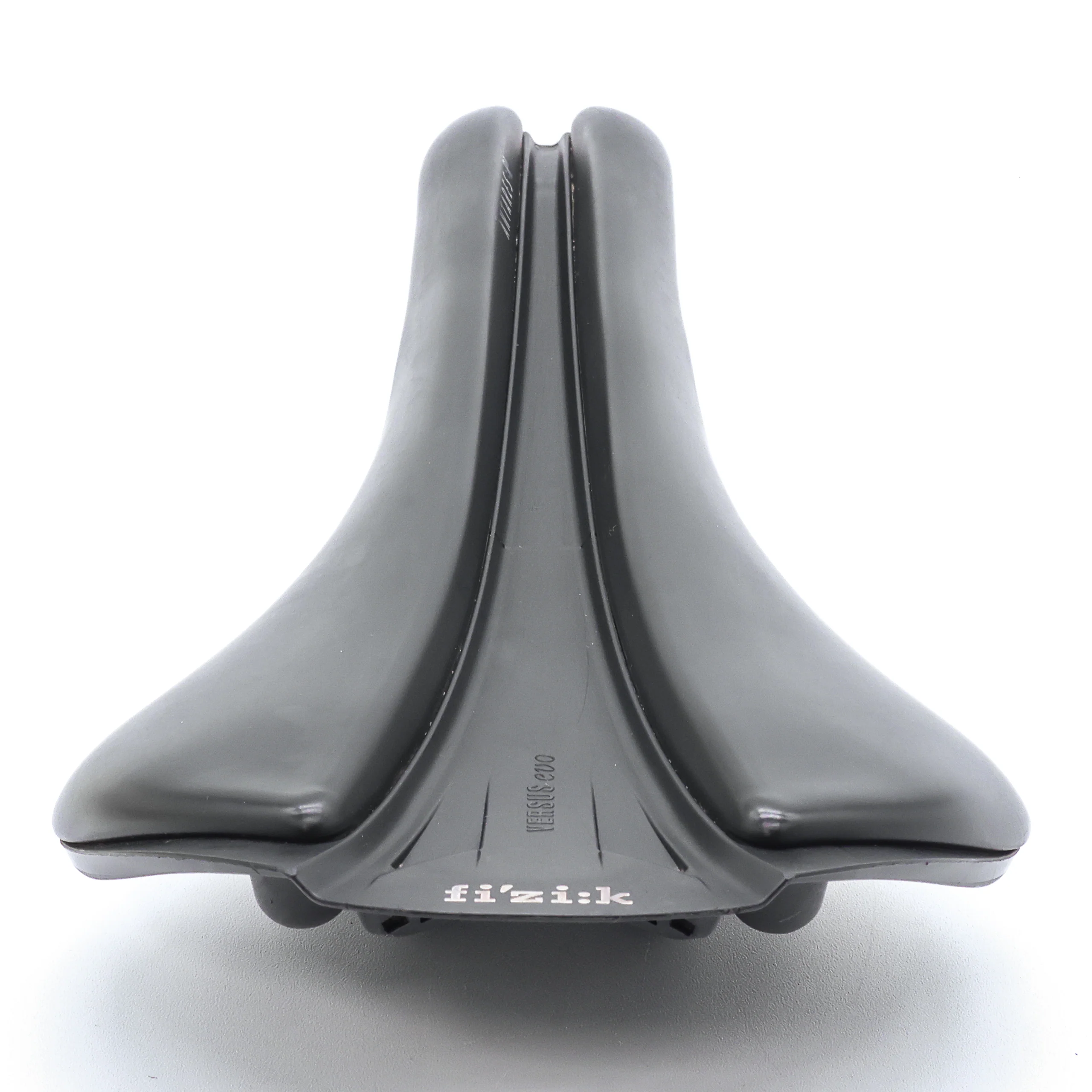 Fizik Antares R1 Versus Evo Carbon Road Bike Saddle - 139mm - Image 4