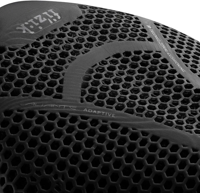Fizik Tempo Aliante R1 Adaptive Saddle - Carbon, Black - Image 2