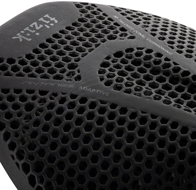 Fizik Vento Antares R1 Adaptive Saddle - Carbon, Black - Image 2