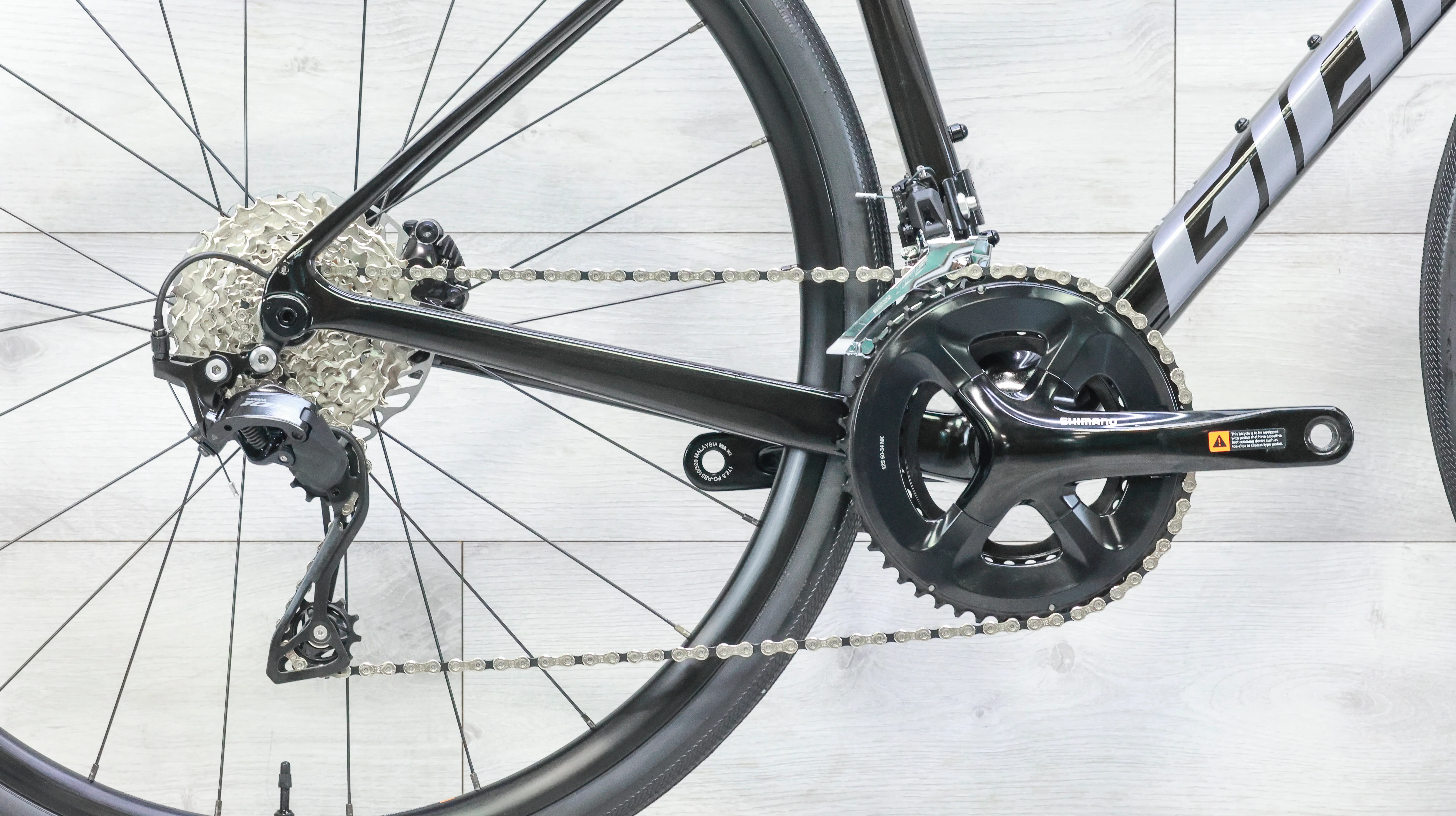 Giant Defy Advanced 2 Road Bike - 2025, Medium - Image 6