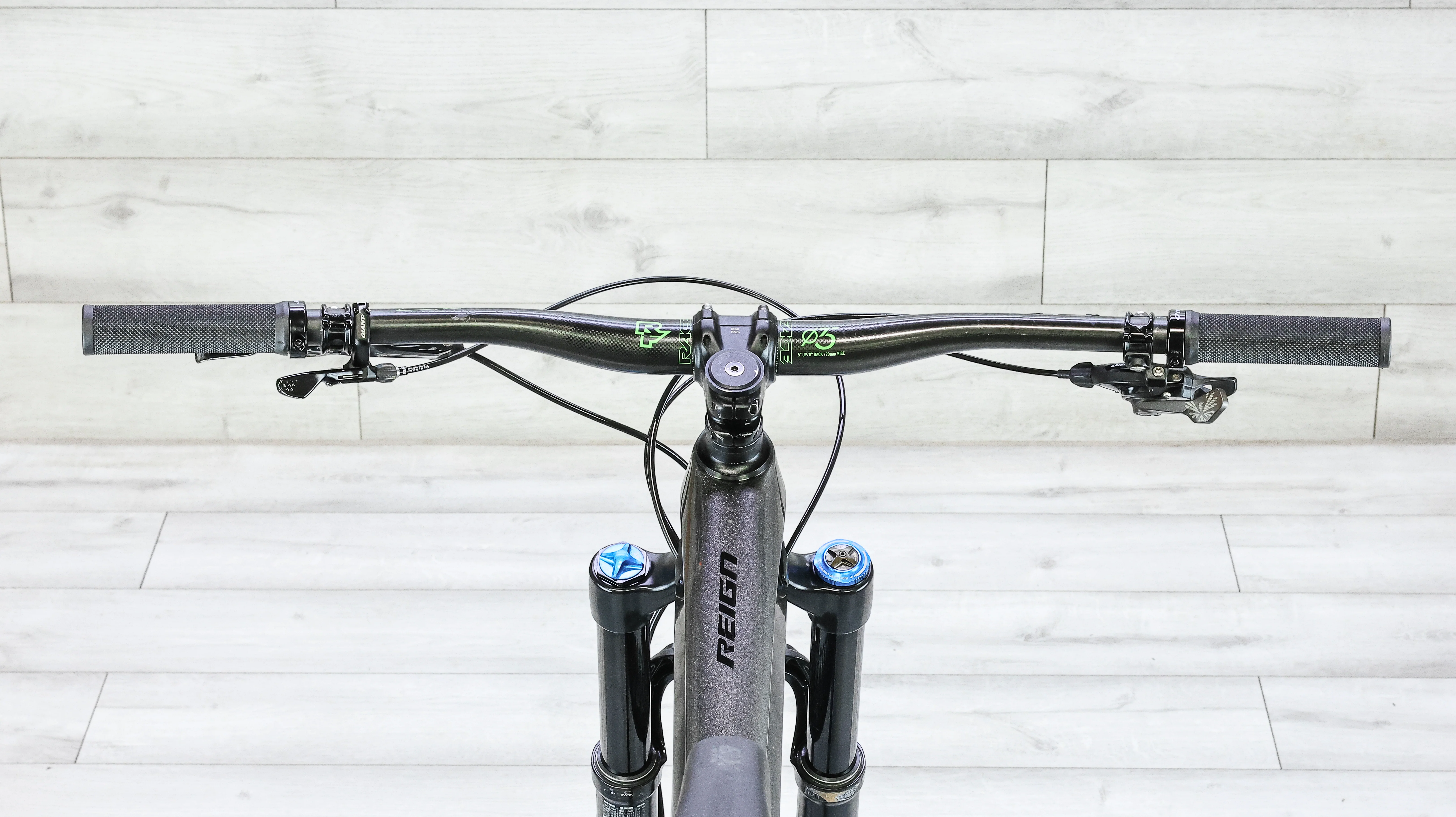 Giant Reign Advanced Pro 1 Mountain Bike - 2020, Small - Image 13