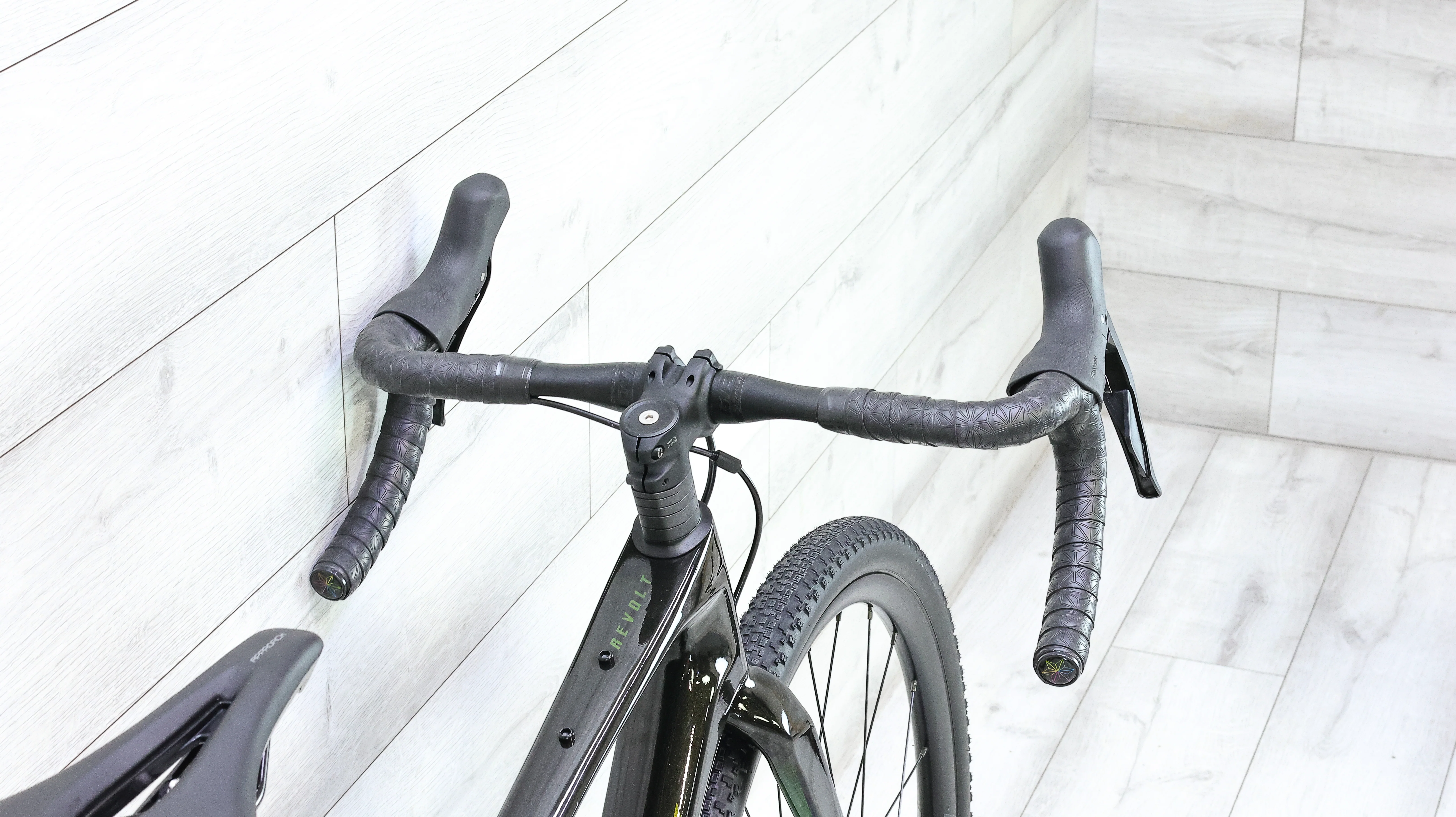 Giant Revolt Advanced 2 Gravel Bike - 2022, X-Small - Image 8