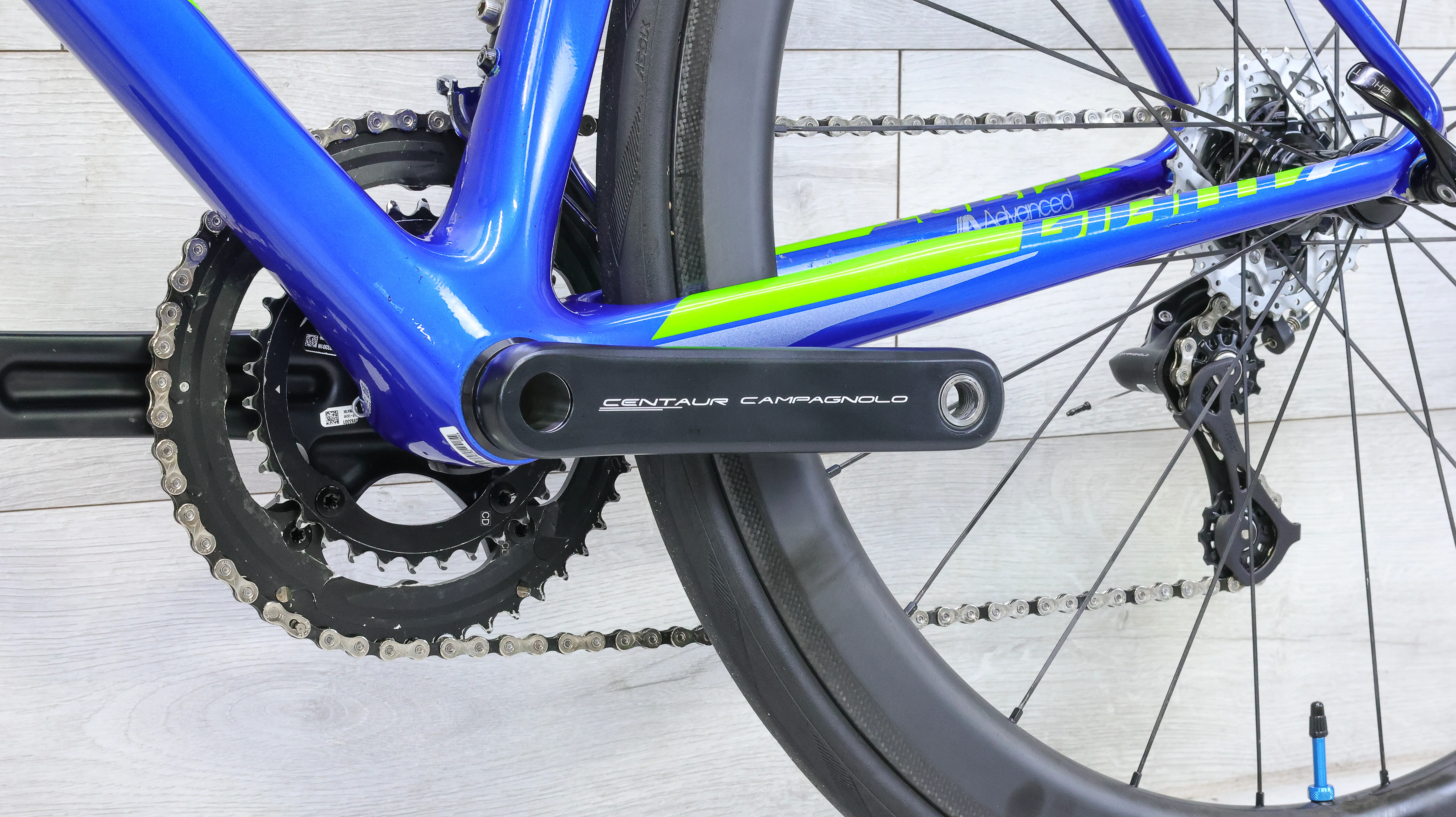 Giant TCR Advanced 2 Campagnolo Road Bike - 2019, Medium - Image 7