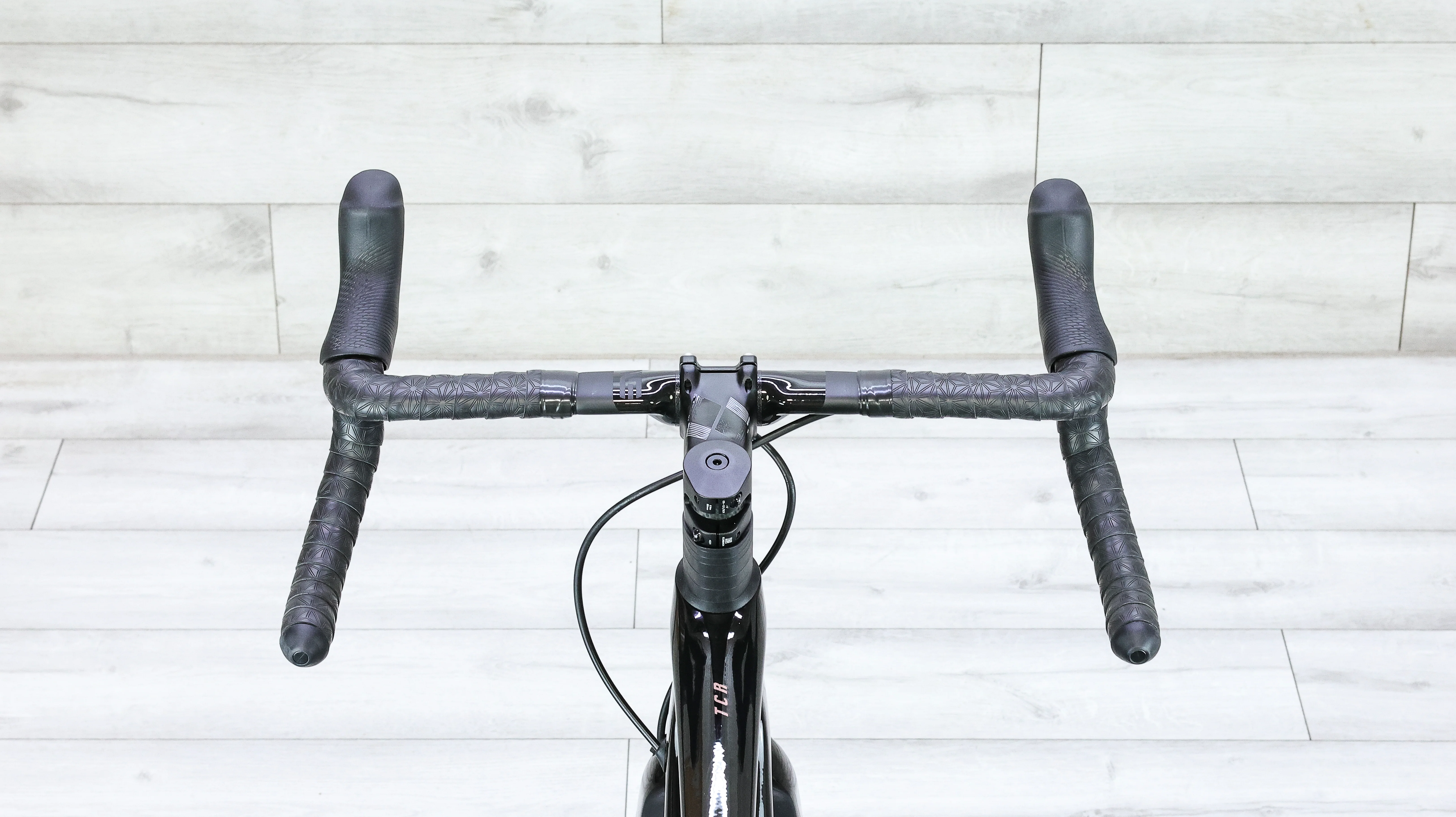Giant TCR Advanced Pro 0 Disc Force Road Bike - 2024, Medium - Image 13