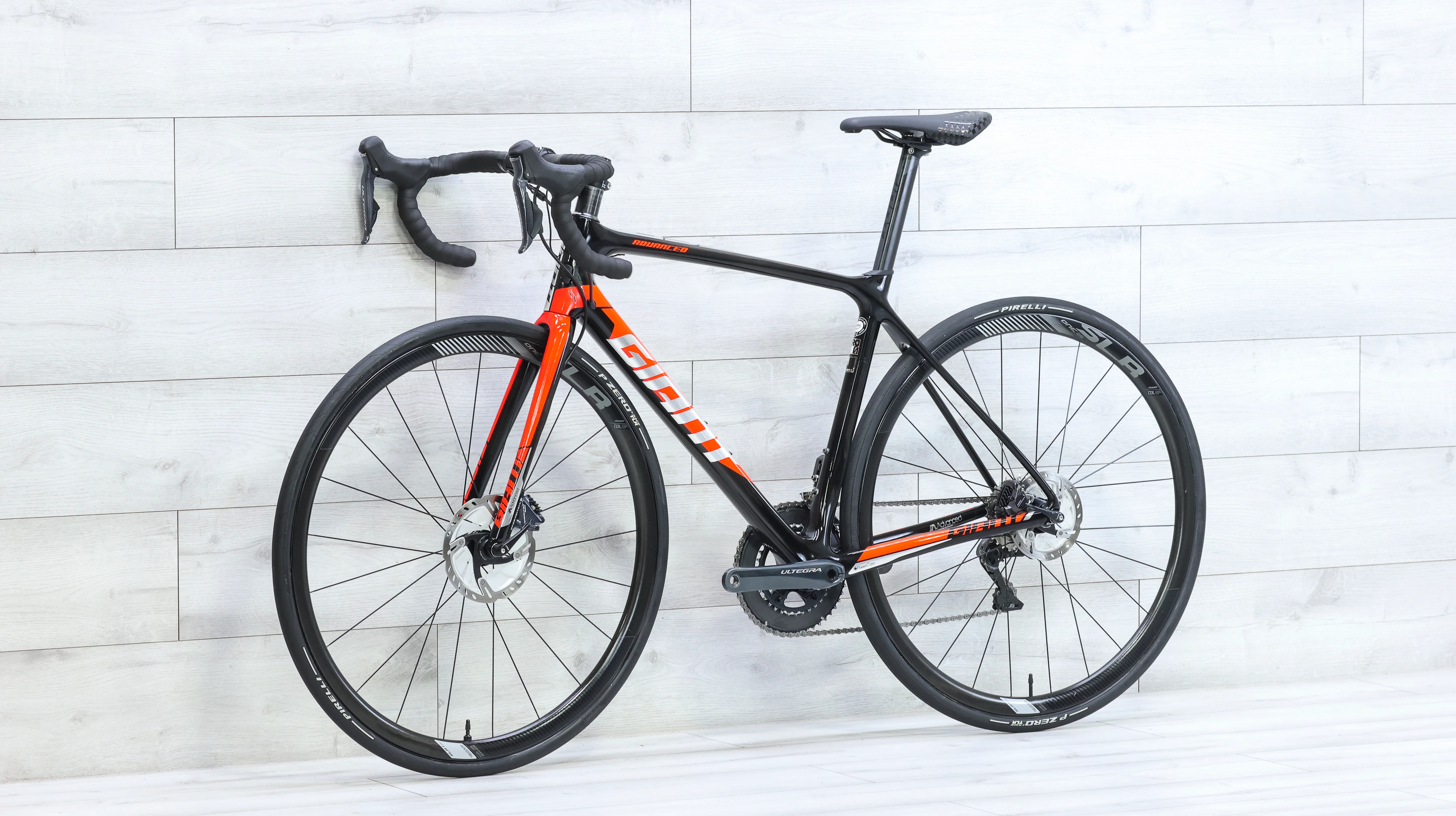 Giant TCR Advanced Pro 0 Disc Road Bike - 2018, Medium - Image 4