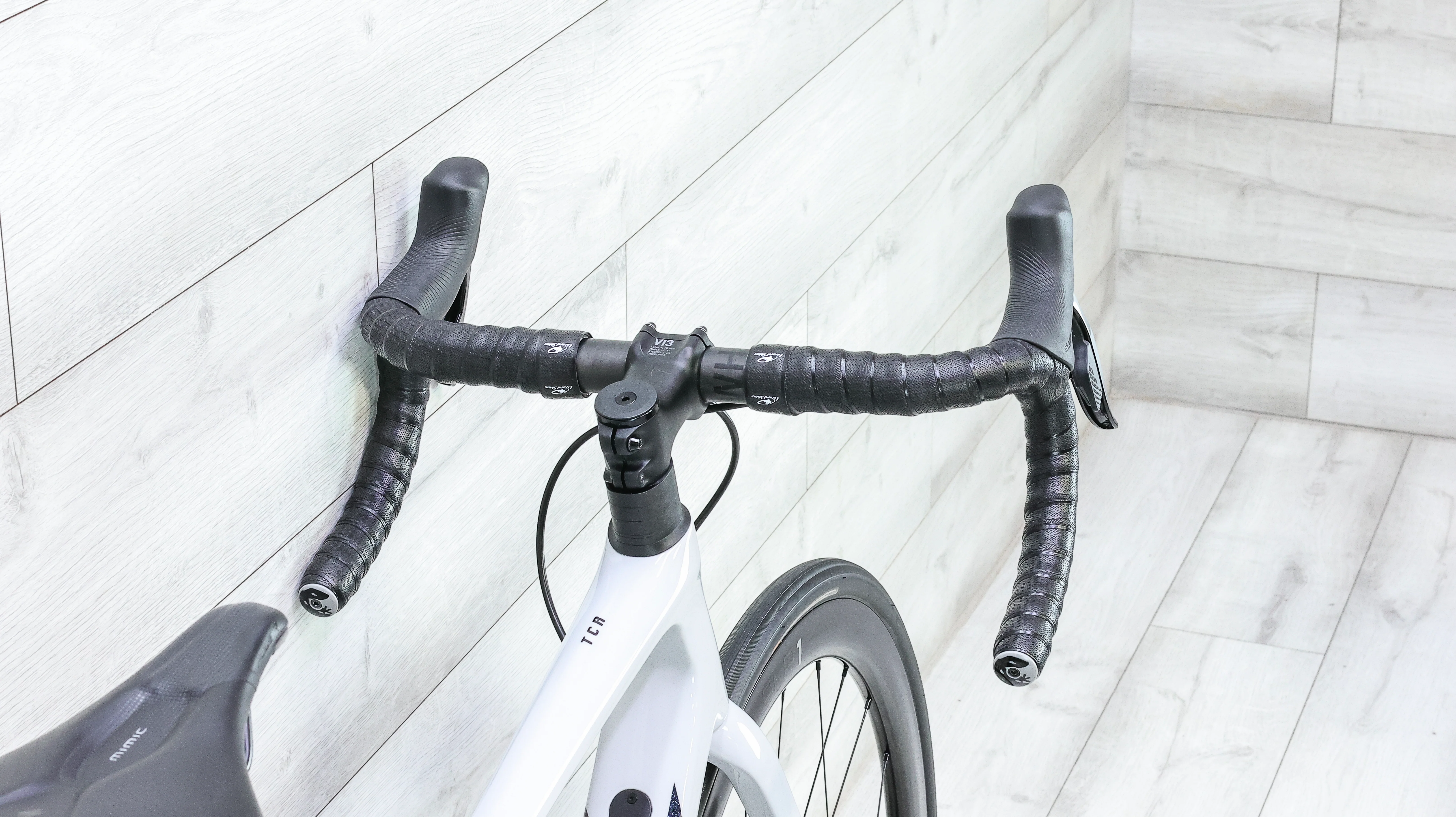 Giant TCR Advanced Pro Disc 0 AR Road Bike - 2022, Medium - Image 8