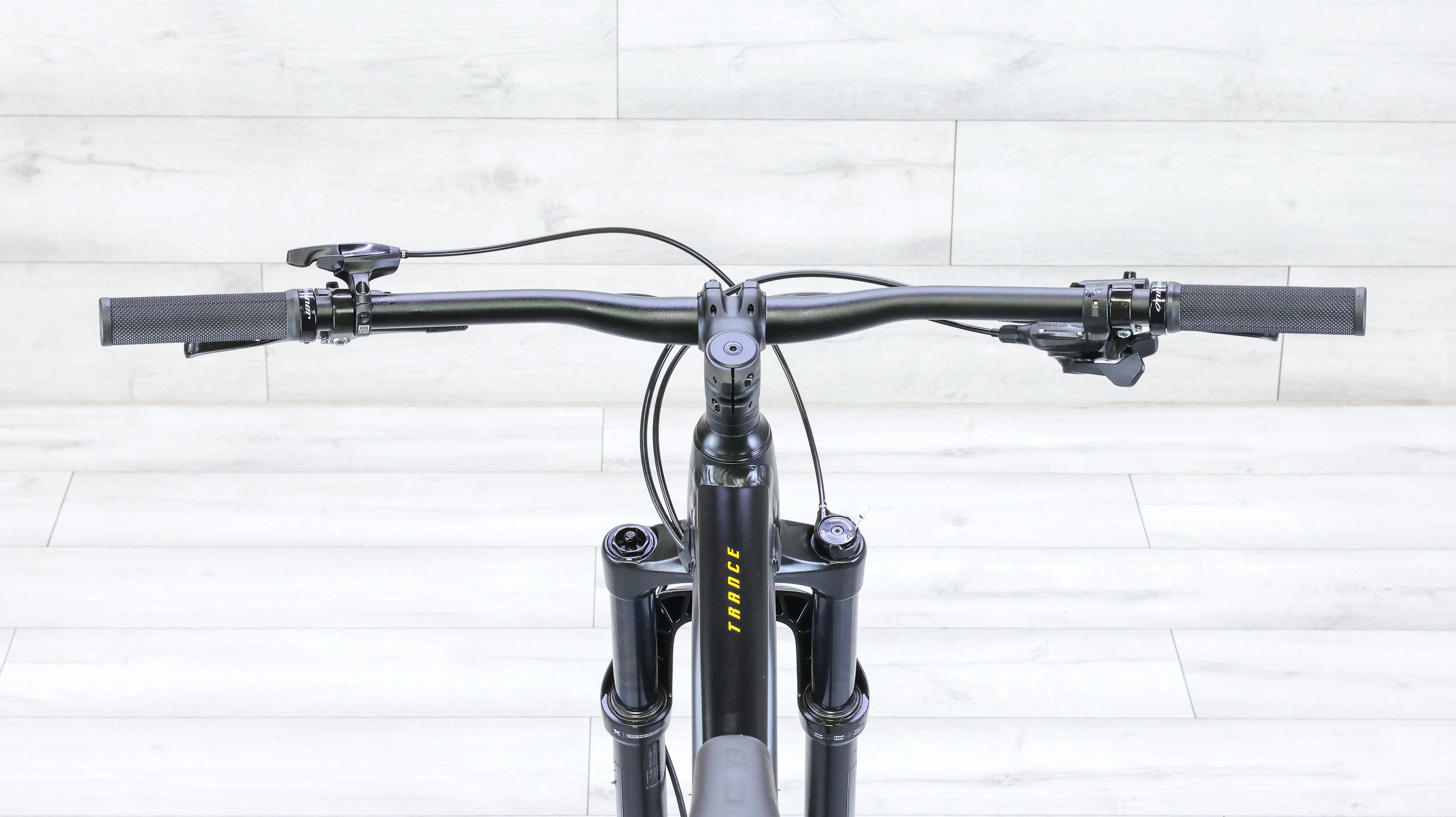 Giant Trance Jr 26 Mountain Bike - 2022, Youth - Image 13