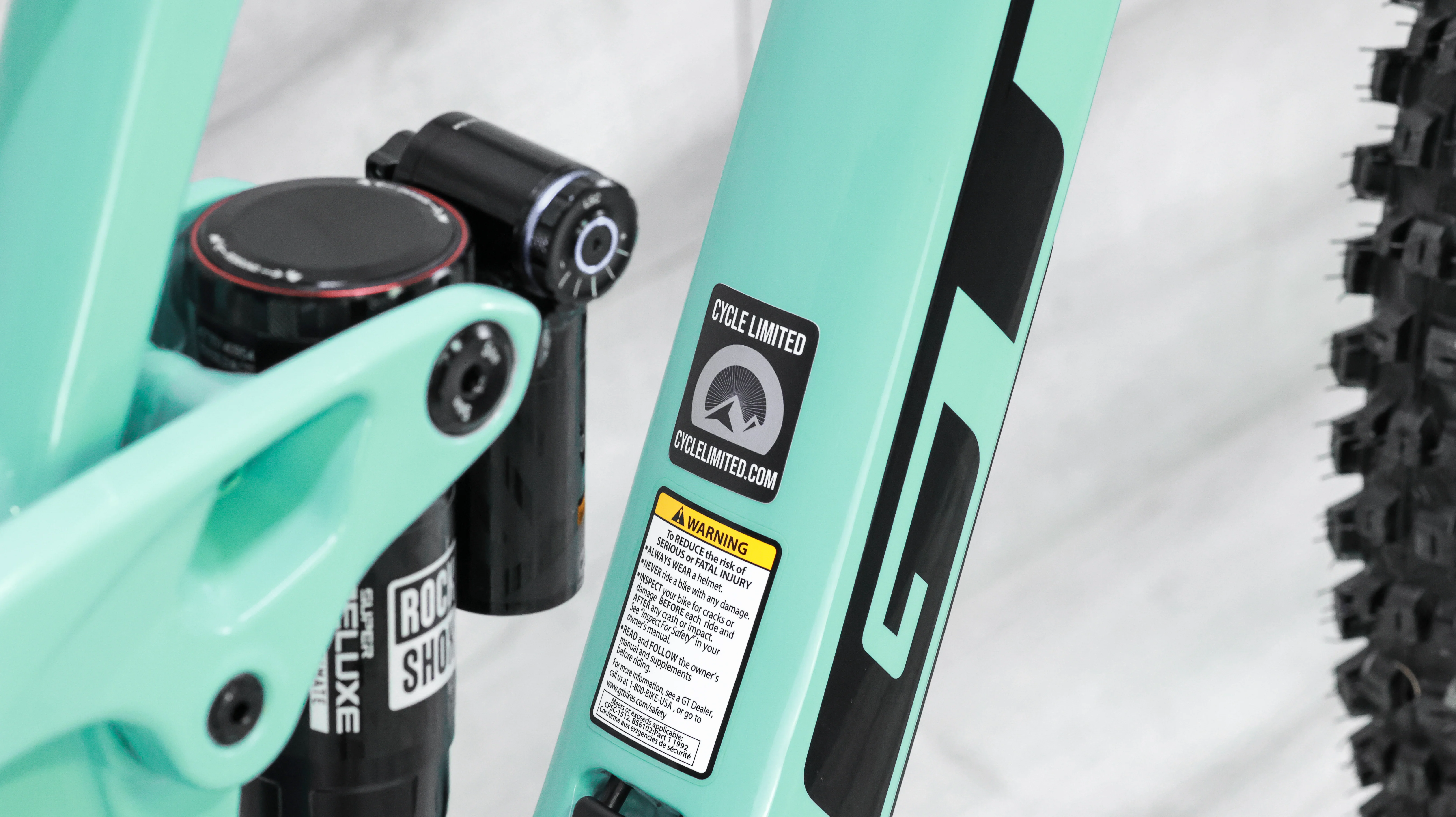 GT Sensor Carbon Pro LE Mountain Bike - 2023, Medium - Image 3