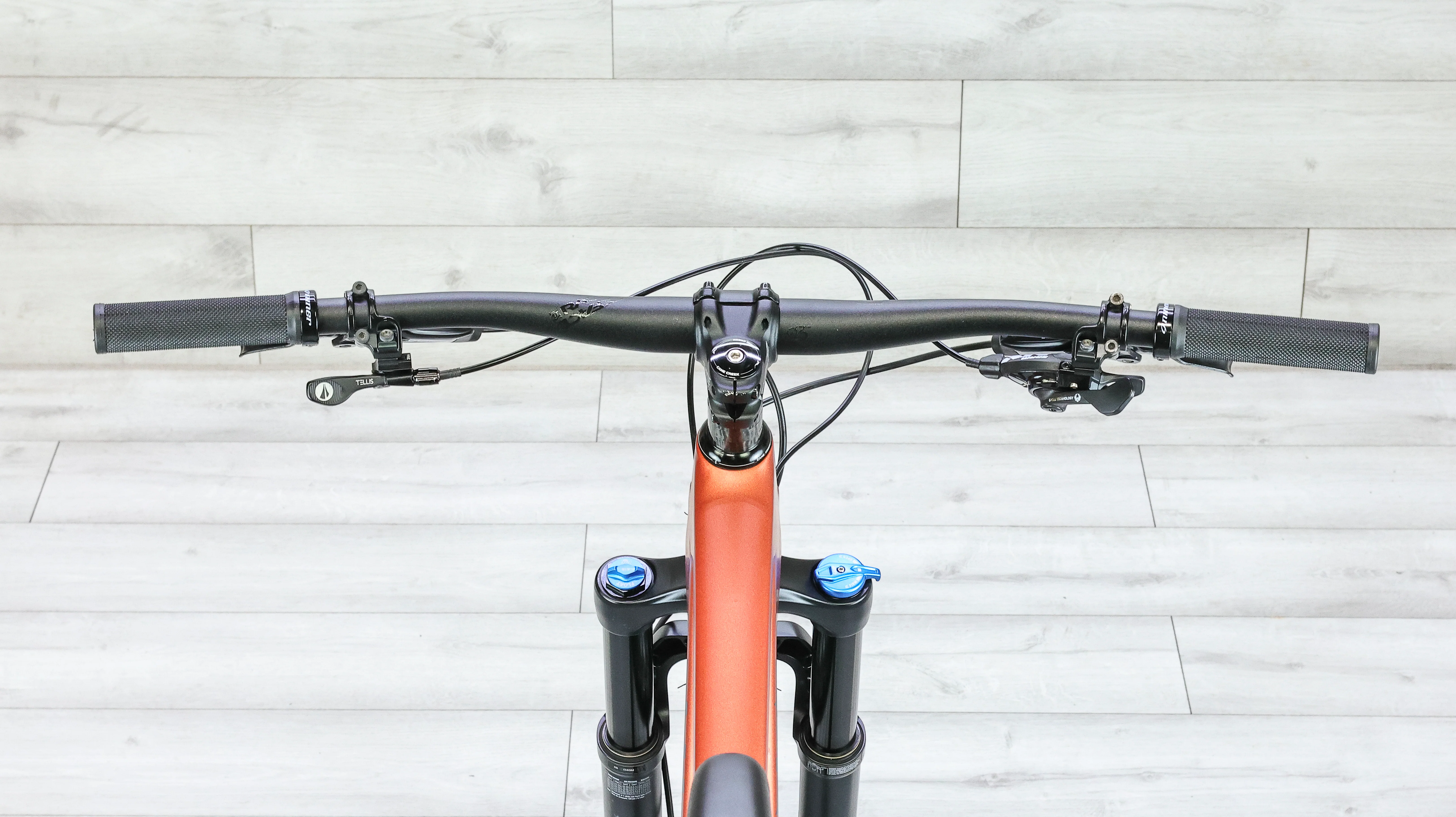 Juliana Furtado R Carbon C 27.5 Mountain Bike - 2021, Medium - Image 13