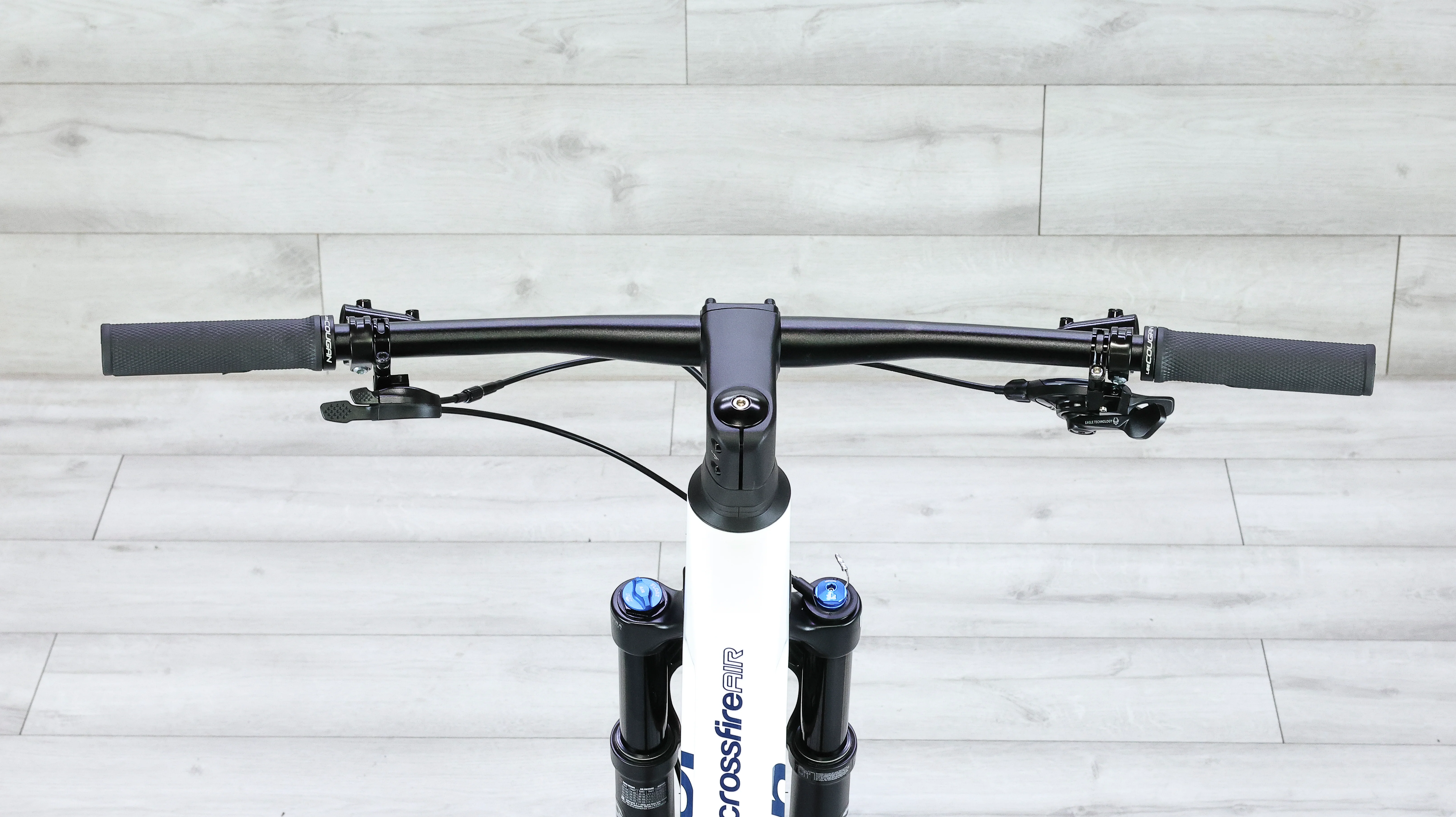 Lee Cougan Crossfire 428 Air Mountain Bike - 2024, Medium - Image 13