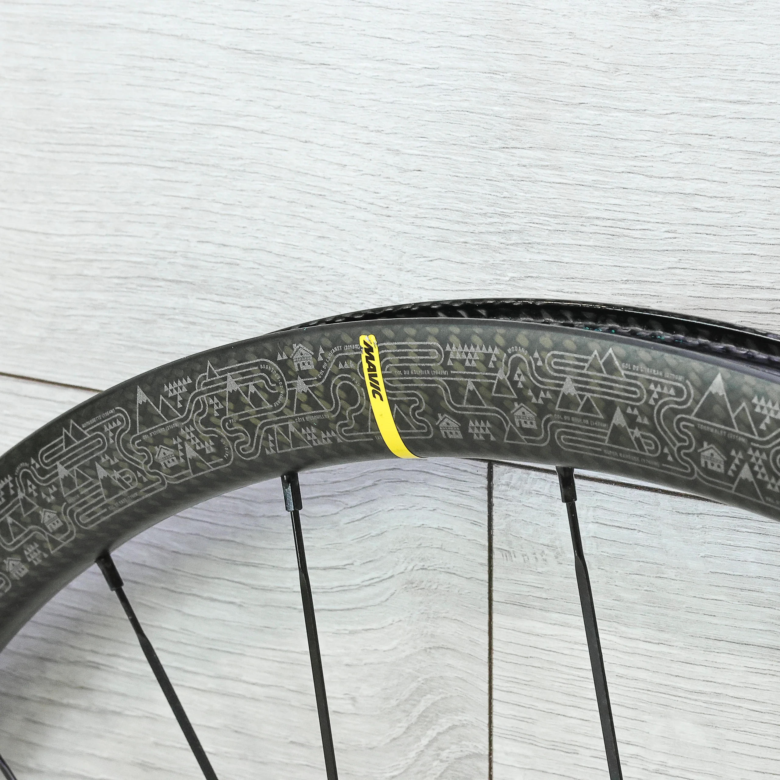 Mavic Ksyrium Pro TDF Edition Carbon Disc Wheelset - 700c, Center Lock, HG 11-Speed - Image 11