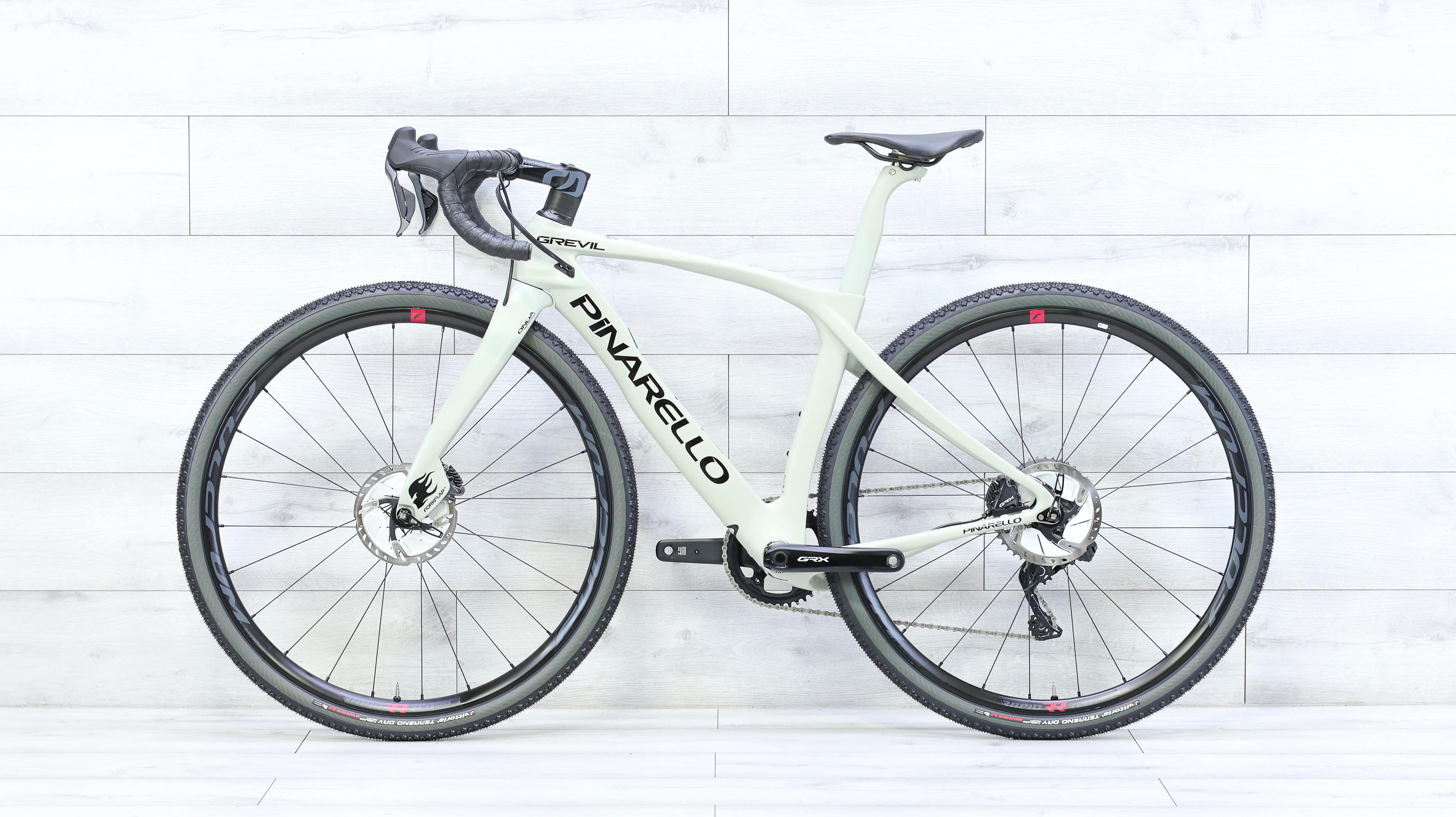 Pinarello Grevil F5 Shimano GRX Di2 Gravel Bike - 2025, 44cm - Image 2