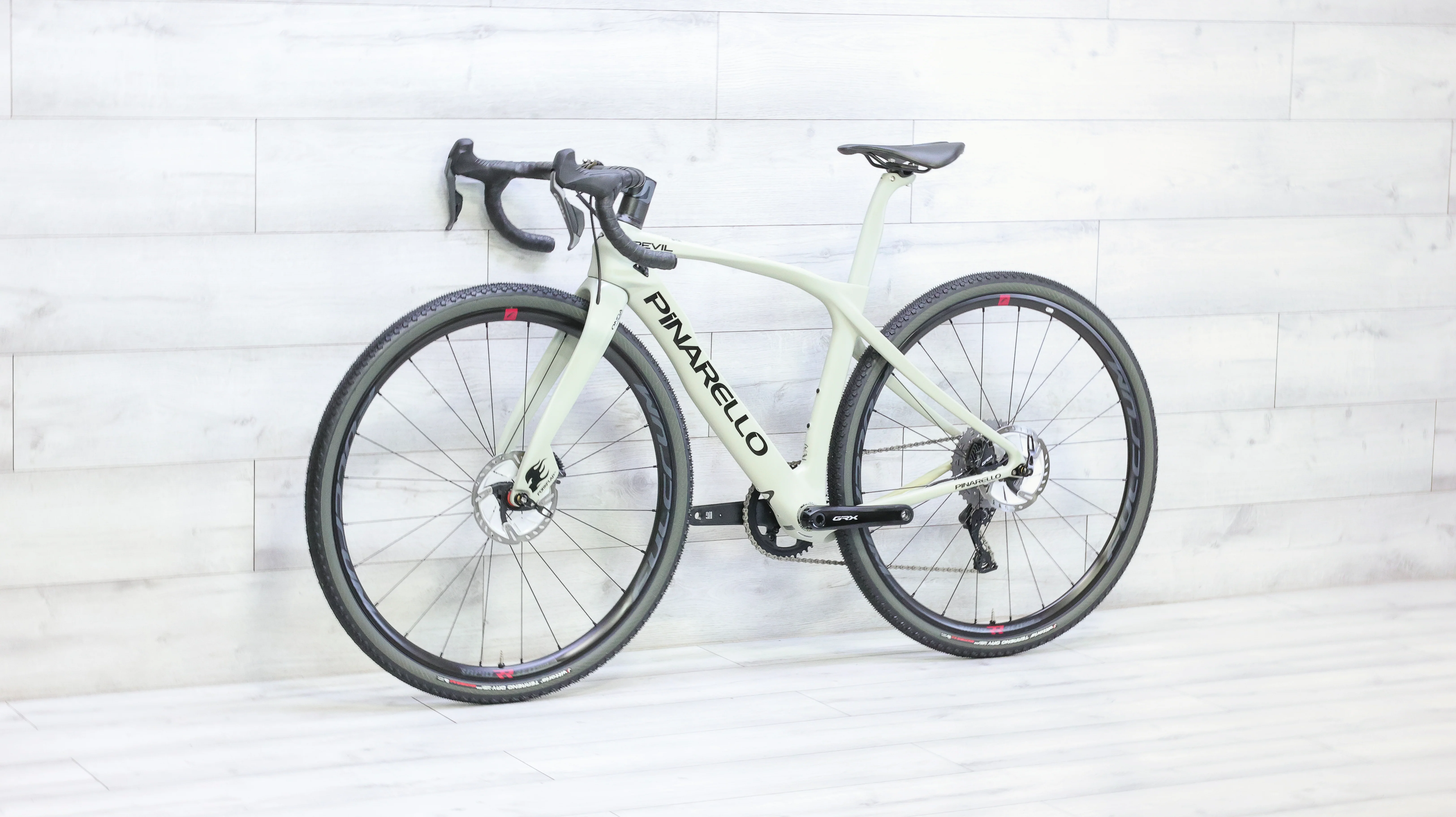 Pinarello Grevil F5 Shimano GRX Di2 Gravel Bike - 2025, 44cm - Image 4