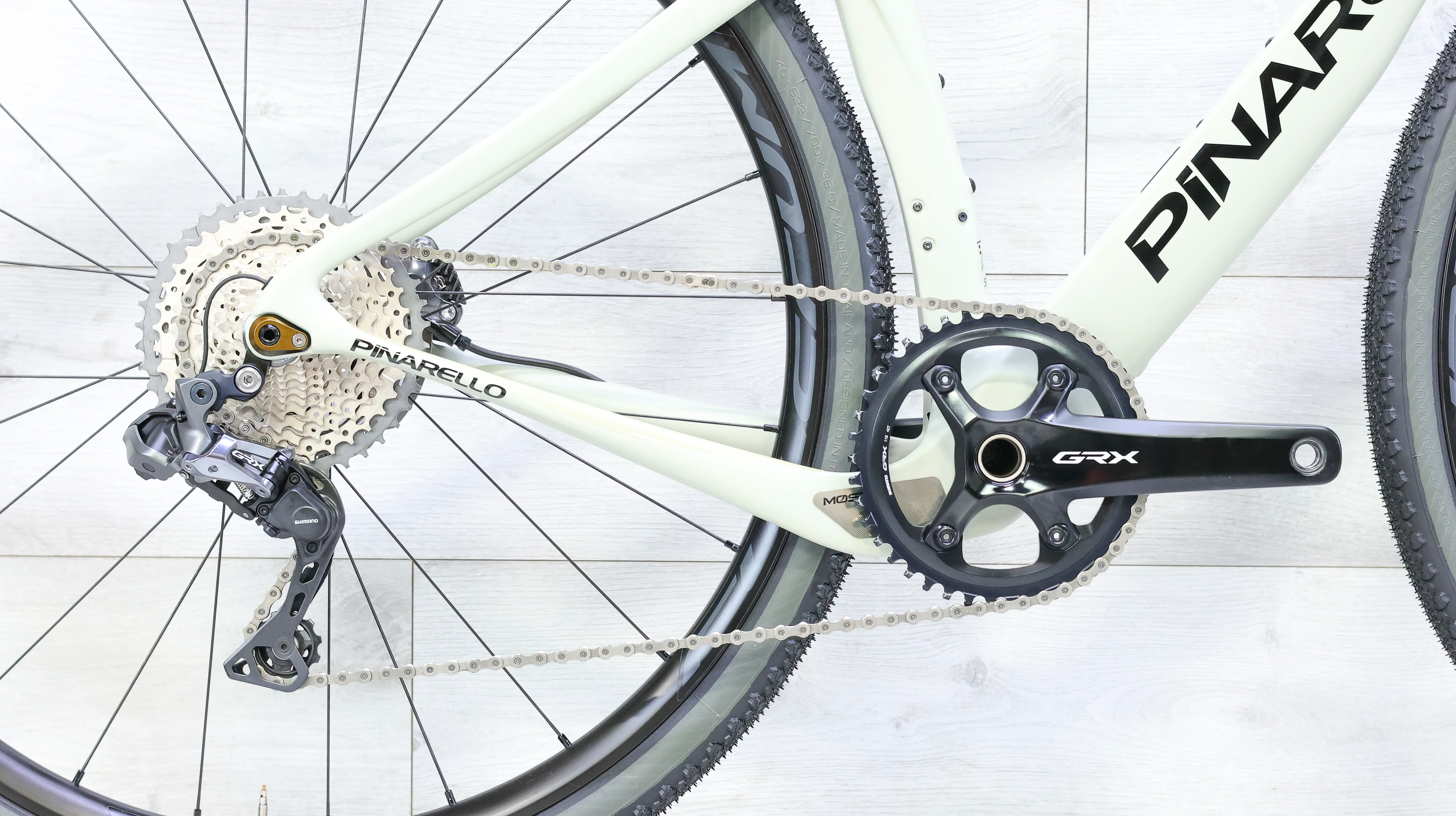 Pinarello Grevil F5 Shimano GRX Di2 Gravel Bike - 2025, 44cm - Image 5