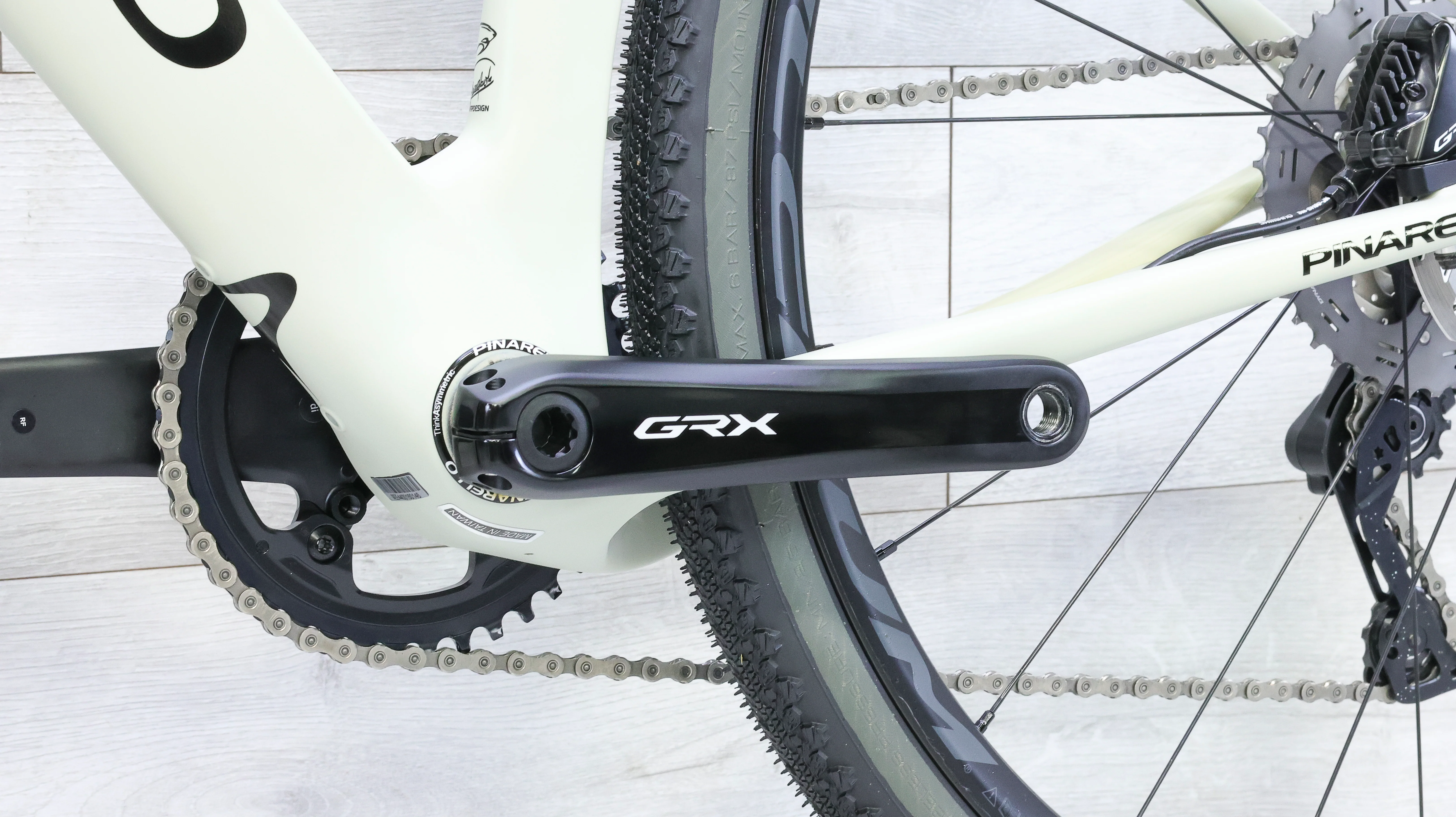 Pinarello Grevil F5 Shimano GRX Di2 Gravel Bike - 2025, 44cm - Image 7