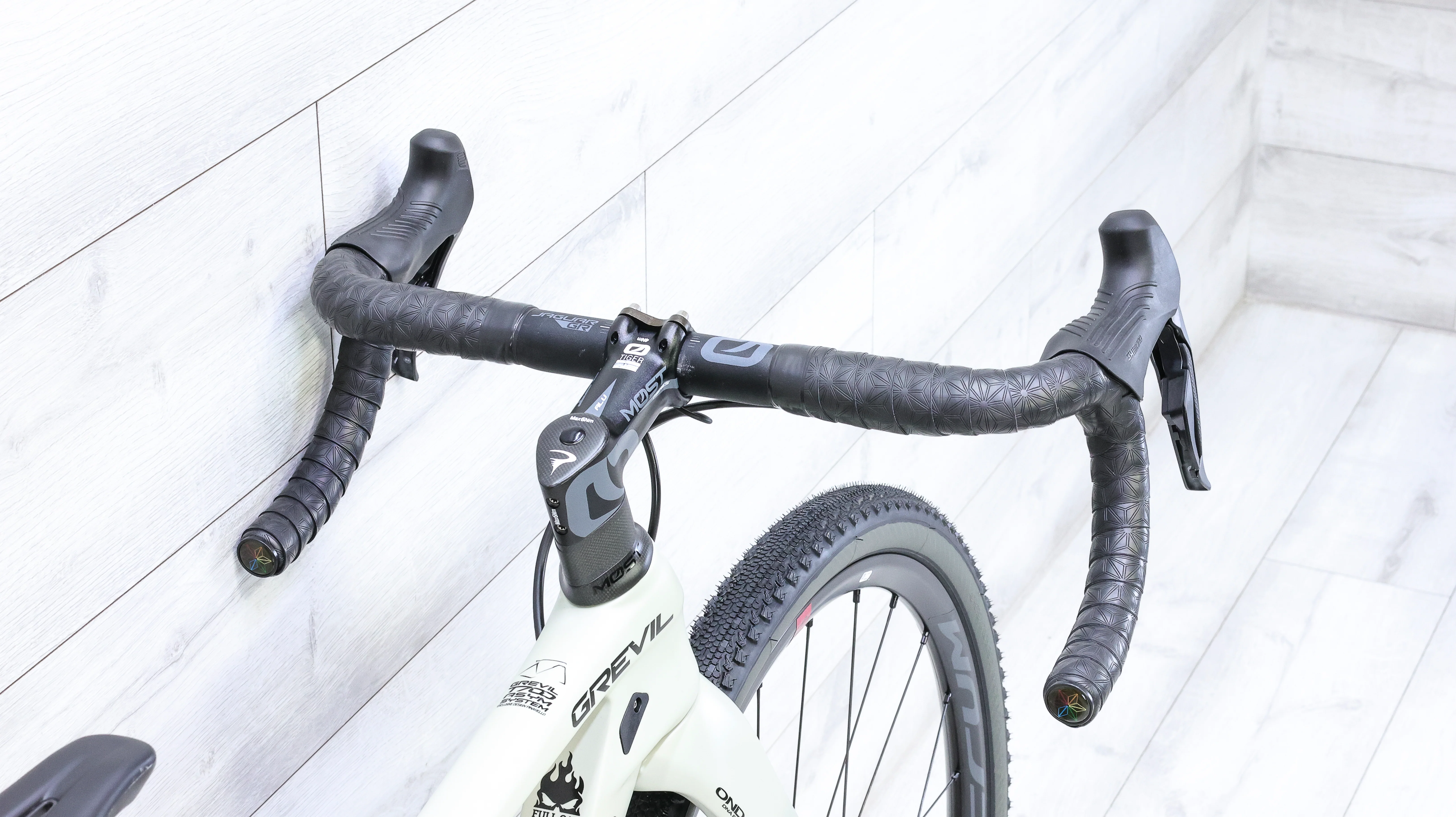 Pinarello Grevil F5 Shimano GRX Di2 Gravel Bike - 2025, 44cm - Image 9