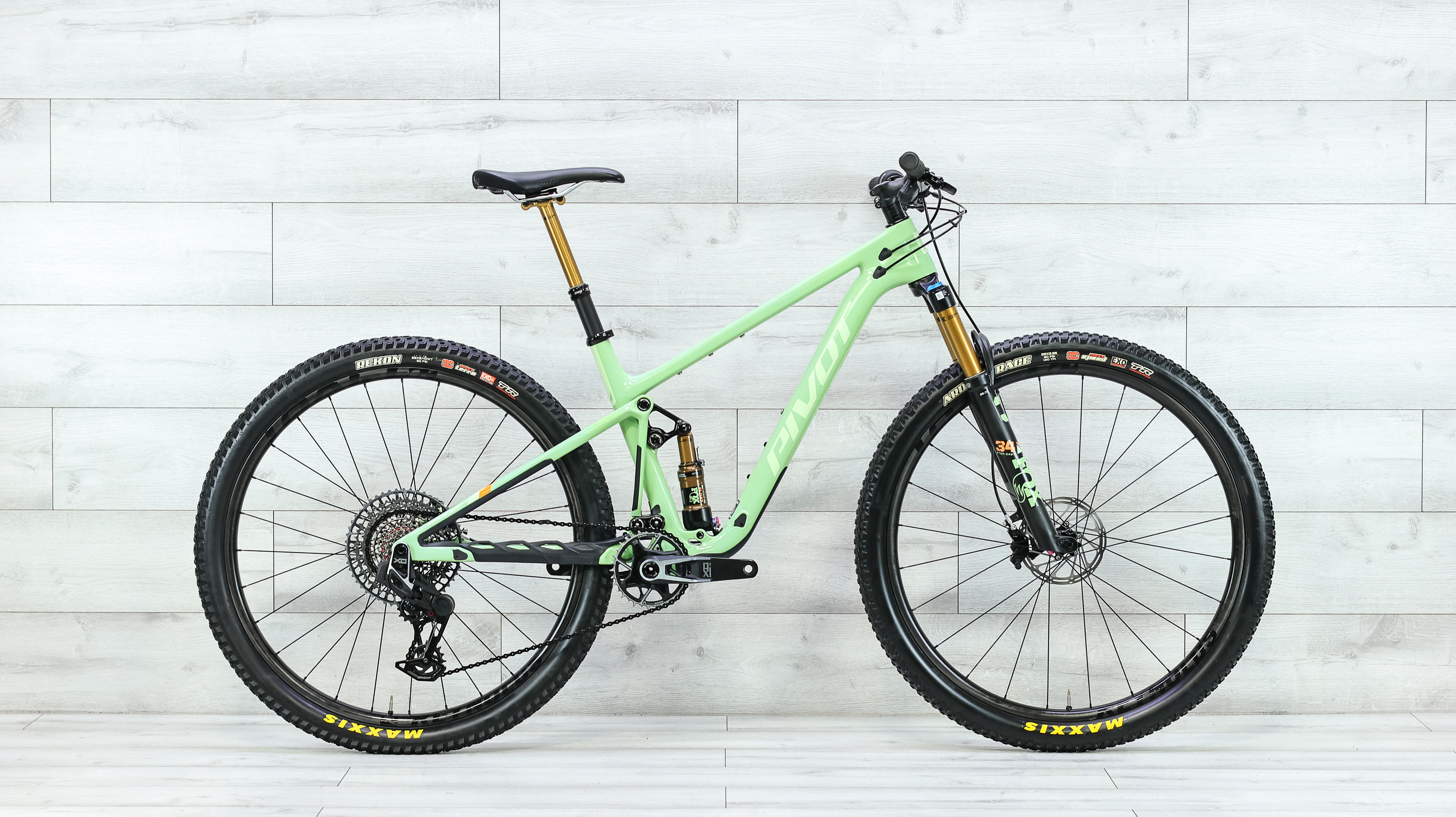 Pivot MACH 4 SL Pro X0 Eagle Transmission AXS Mountain Bike - 2024, Medium