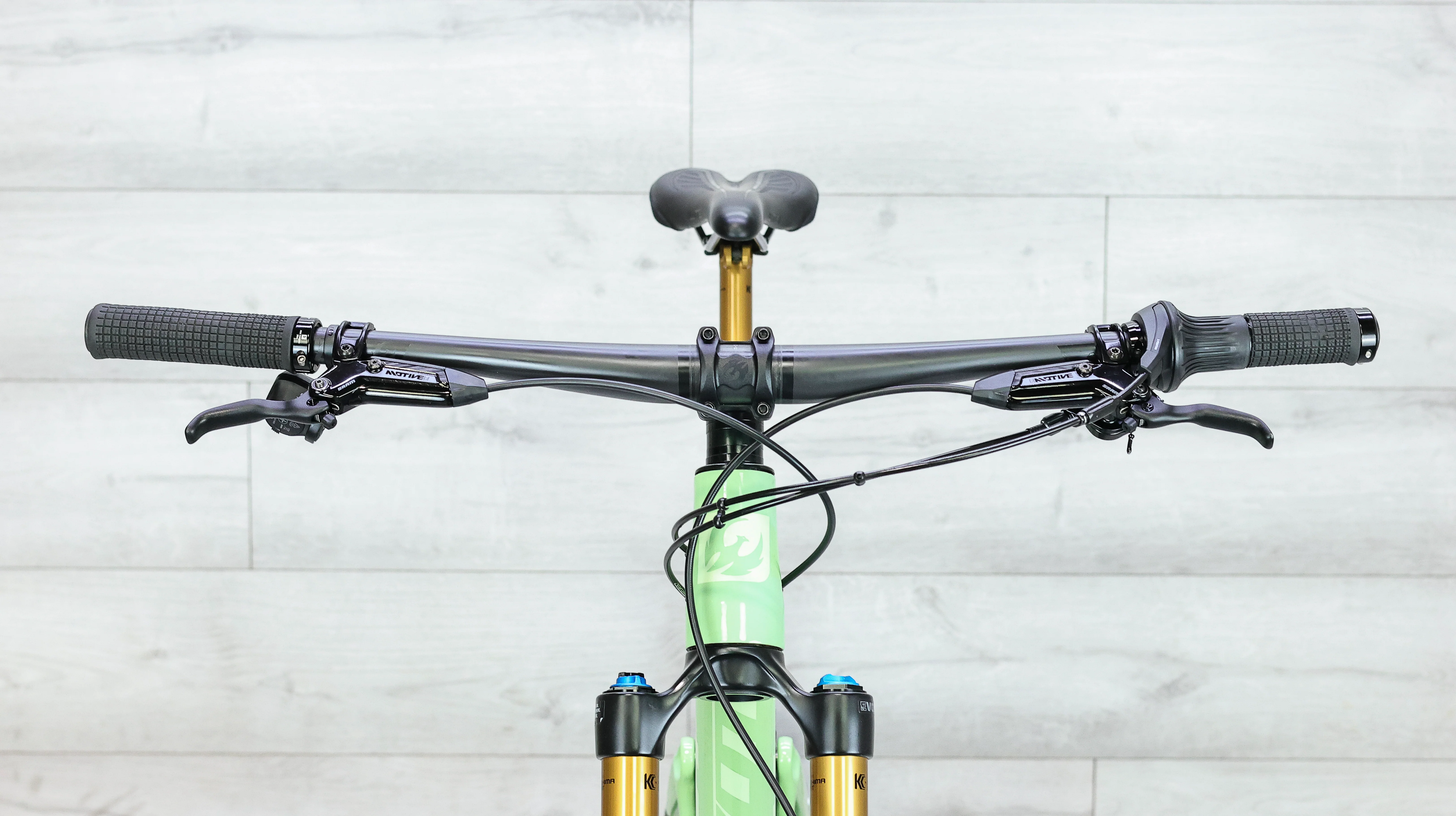 Pivot MACH 4 SL Pro X0 Eagle Transmission AXS Mountain Bike - 2024, Medium - Image 12