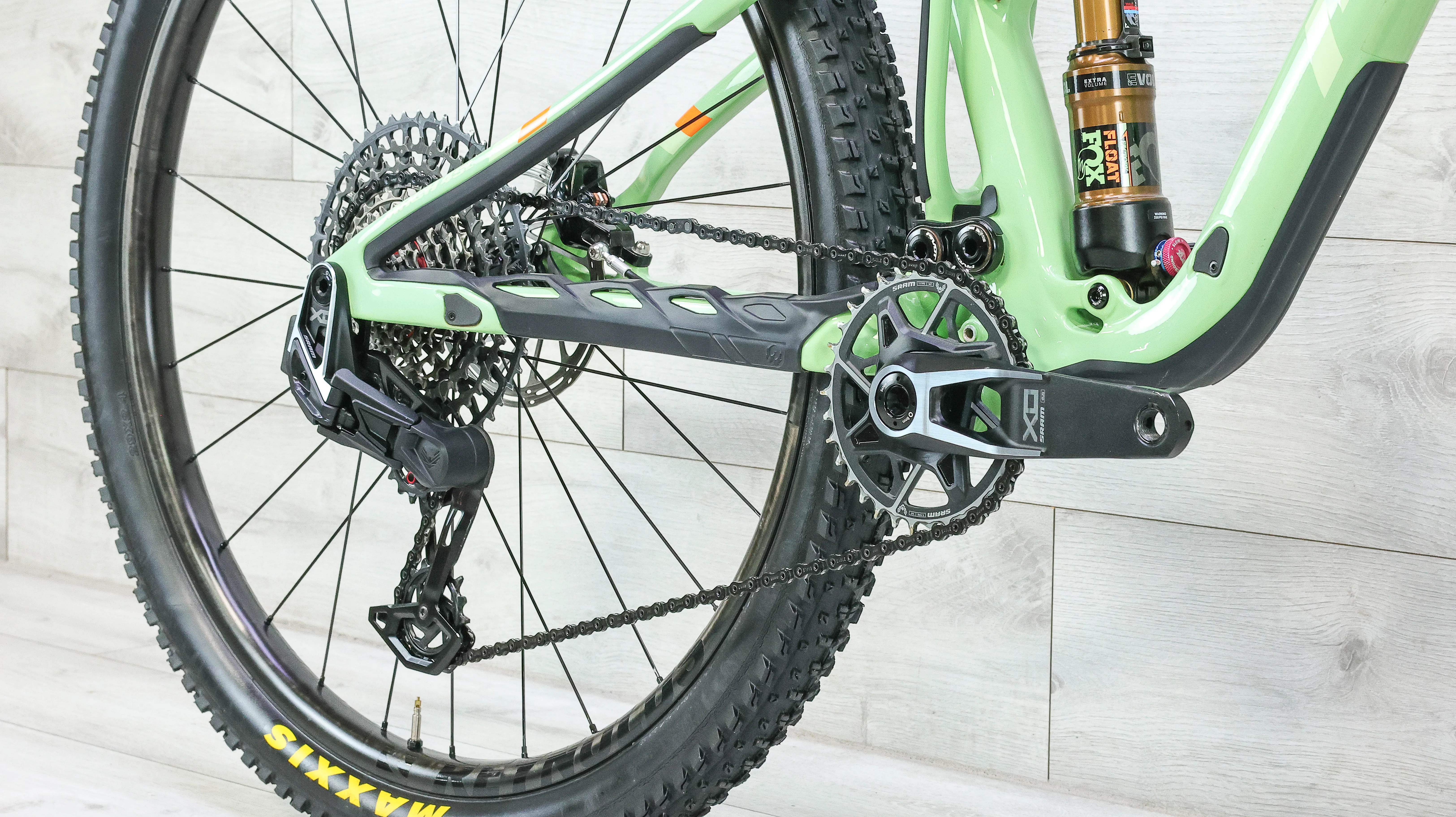 Pivot MACH 4 SL Pro X0 Eagle Transmission AXS Mountain Bike - 2024, Medium - Image 6