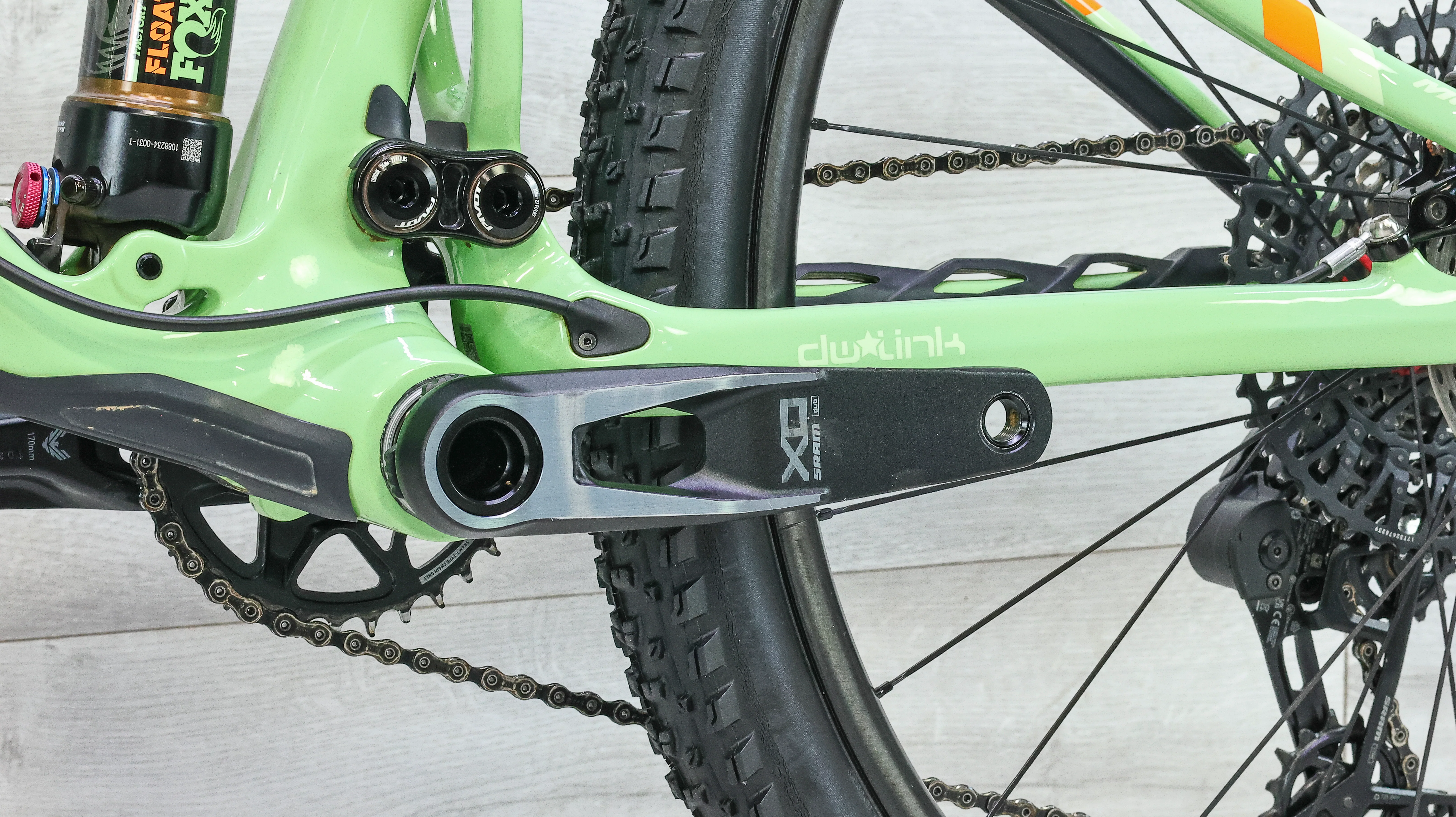 Pivot MACH 4 SL Pro X0 Eagle Transmission AXS Mountain Bike - 2024, Medium - Image 7